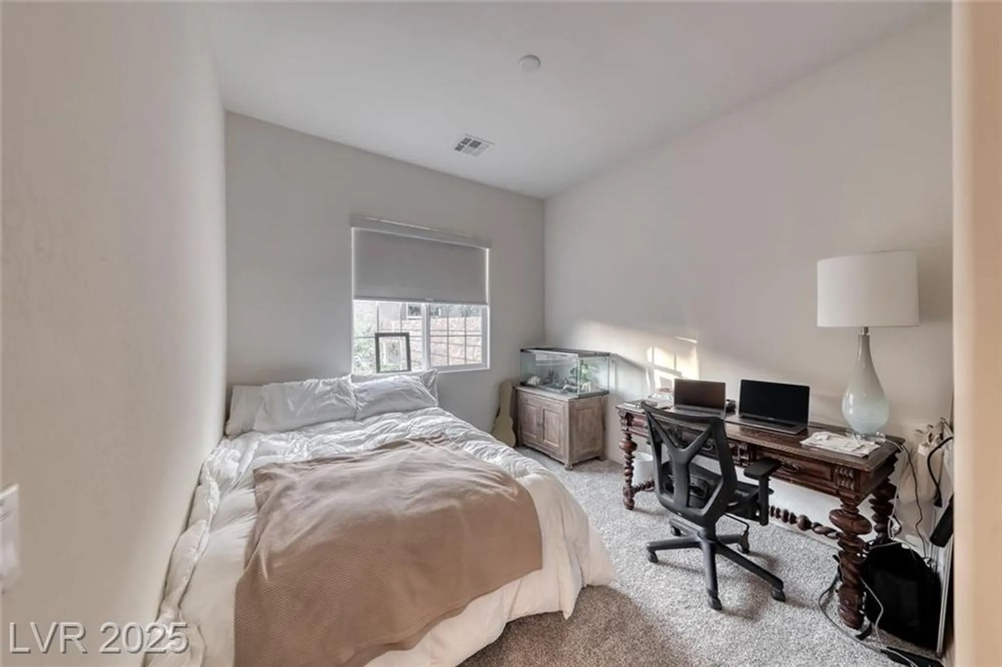 Property Slideshow image 37 of 78 | 32 tatahatso point st, Henderson, NV, 89011