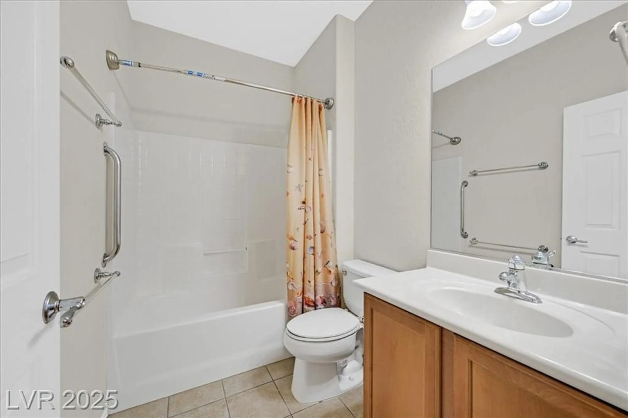 Property Slideshow image 19 of 39 | 6064 isola peak ave, Las Vegas, NV, 89122