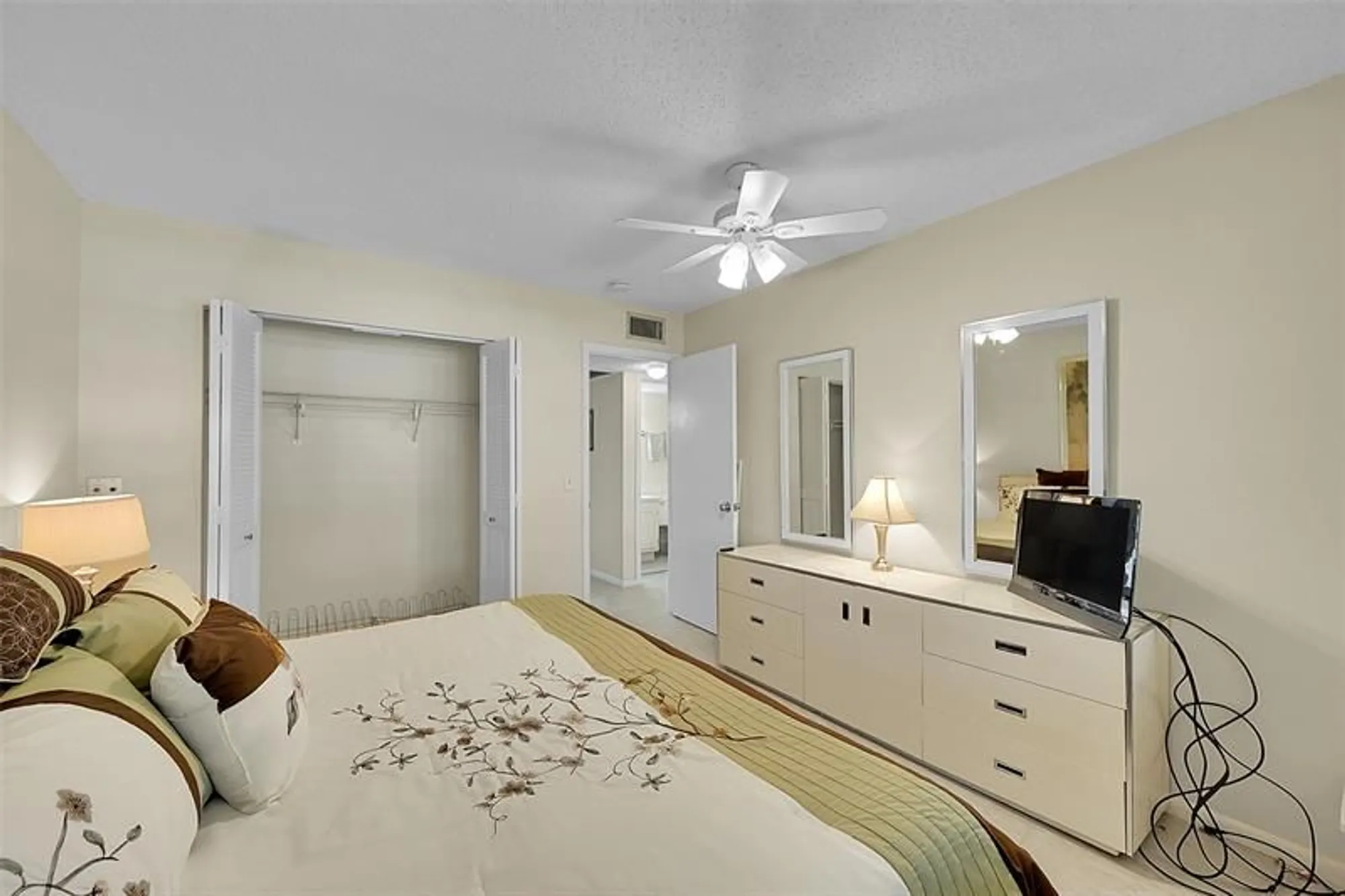 Property Slideshow image 16 of 56 | 154 upminster g # 154, Deerfield Beach, FL, 33442
