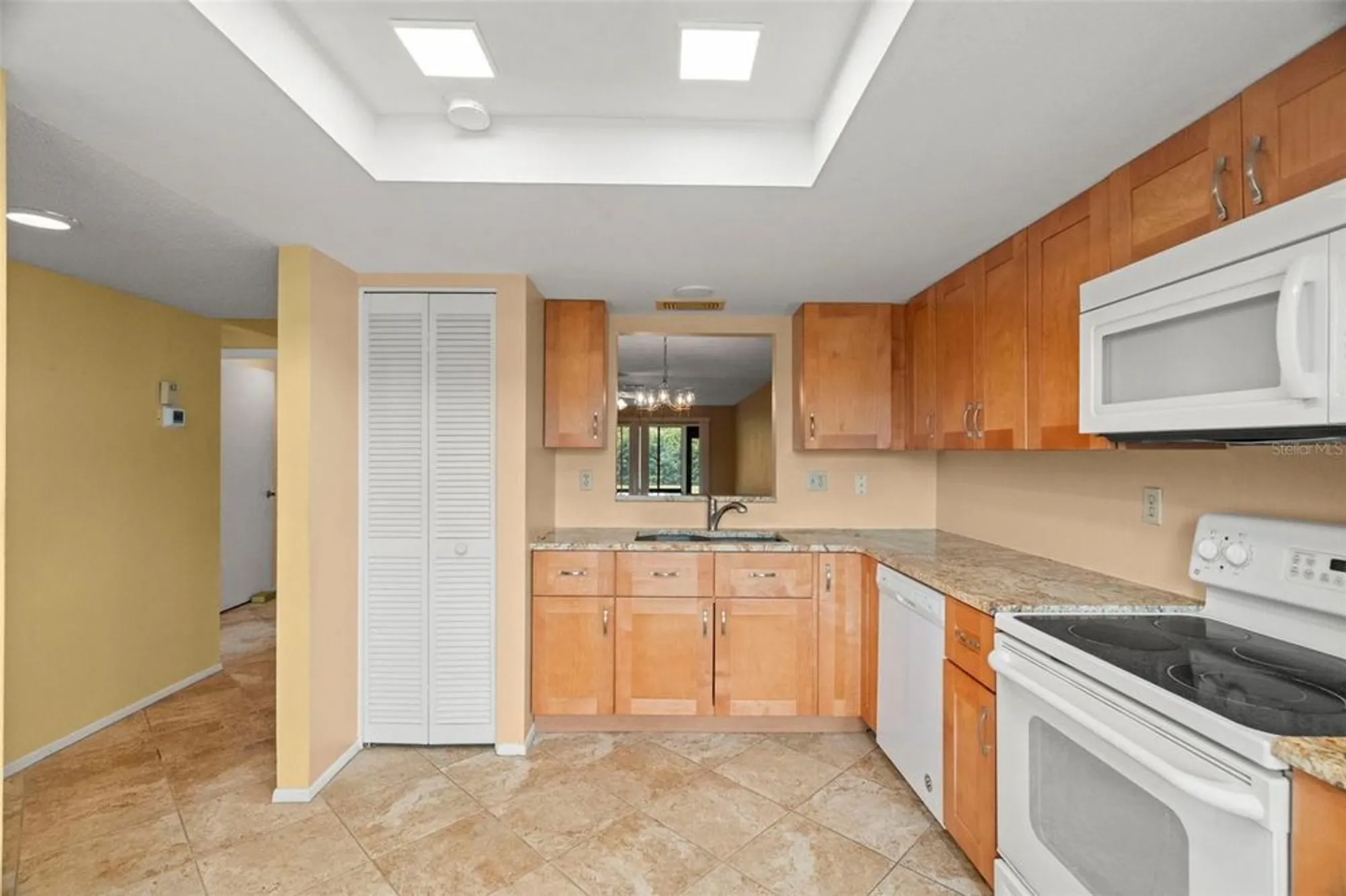 Property Slideshow image 13 of 39 | 8111 braddock cir 6, Port Richey, FL, 34668