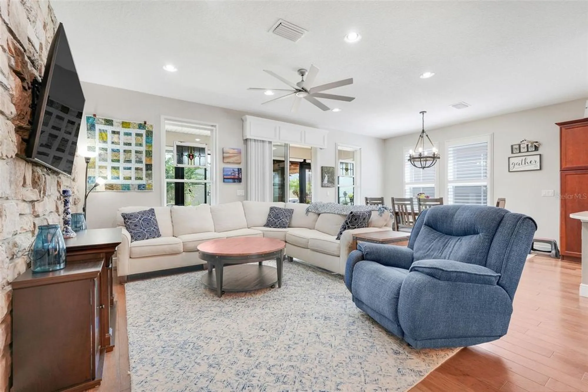 Property Slideshow image 17 of 52 | 815 hidden moss dr, Groveland, FL, 34736