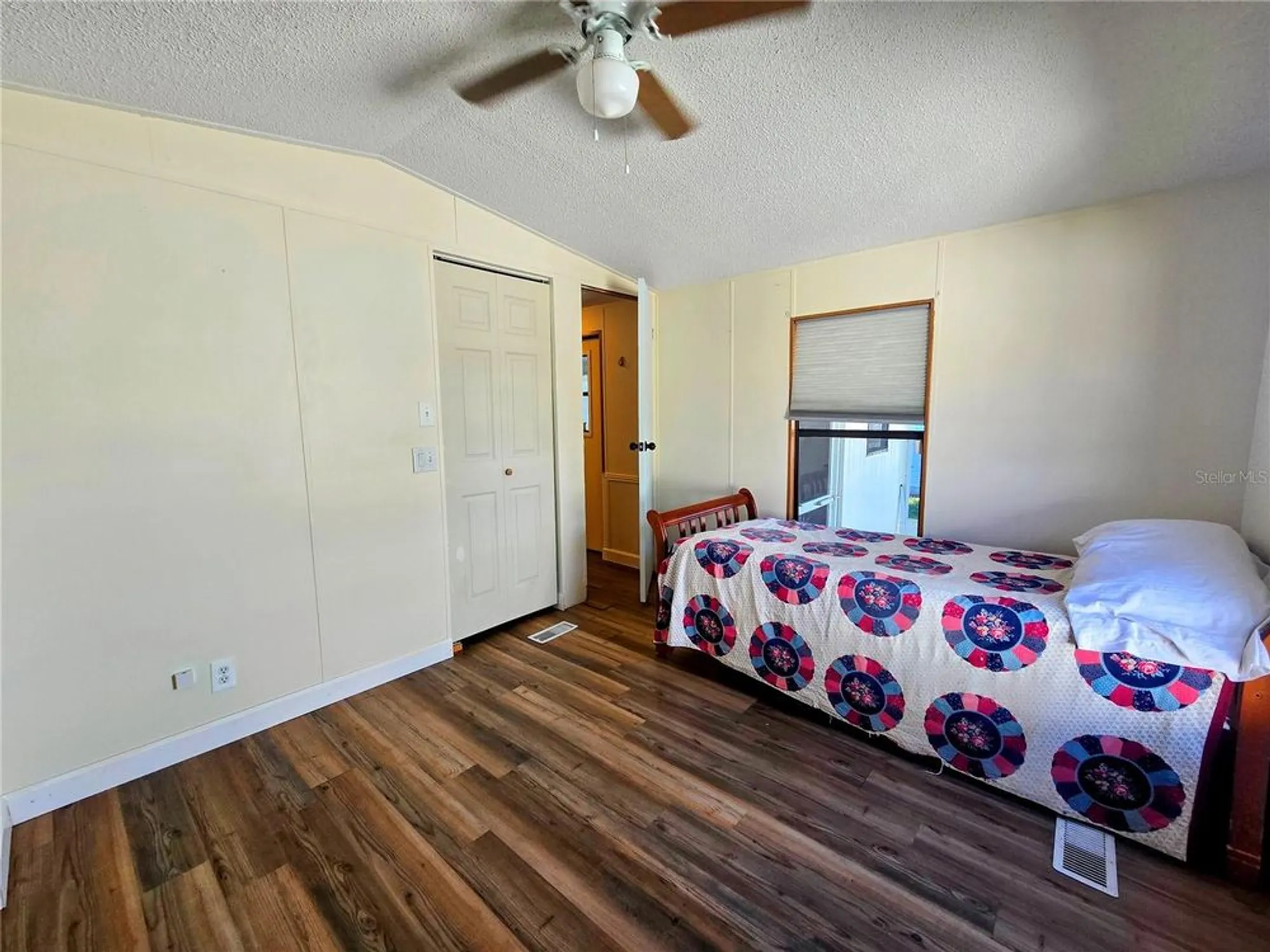 Property Slideshow image 14 of 19 | 615 cottage park ln, Leesburg, FL, 34748