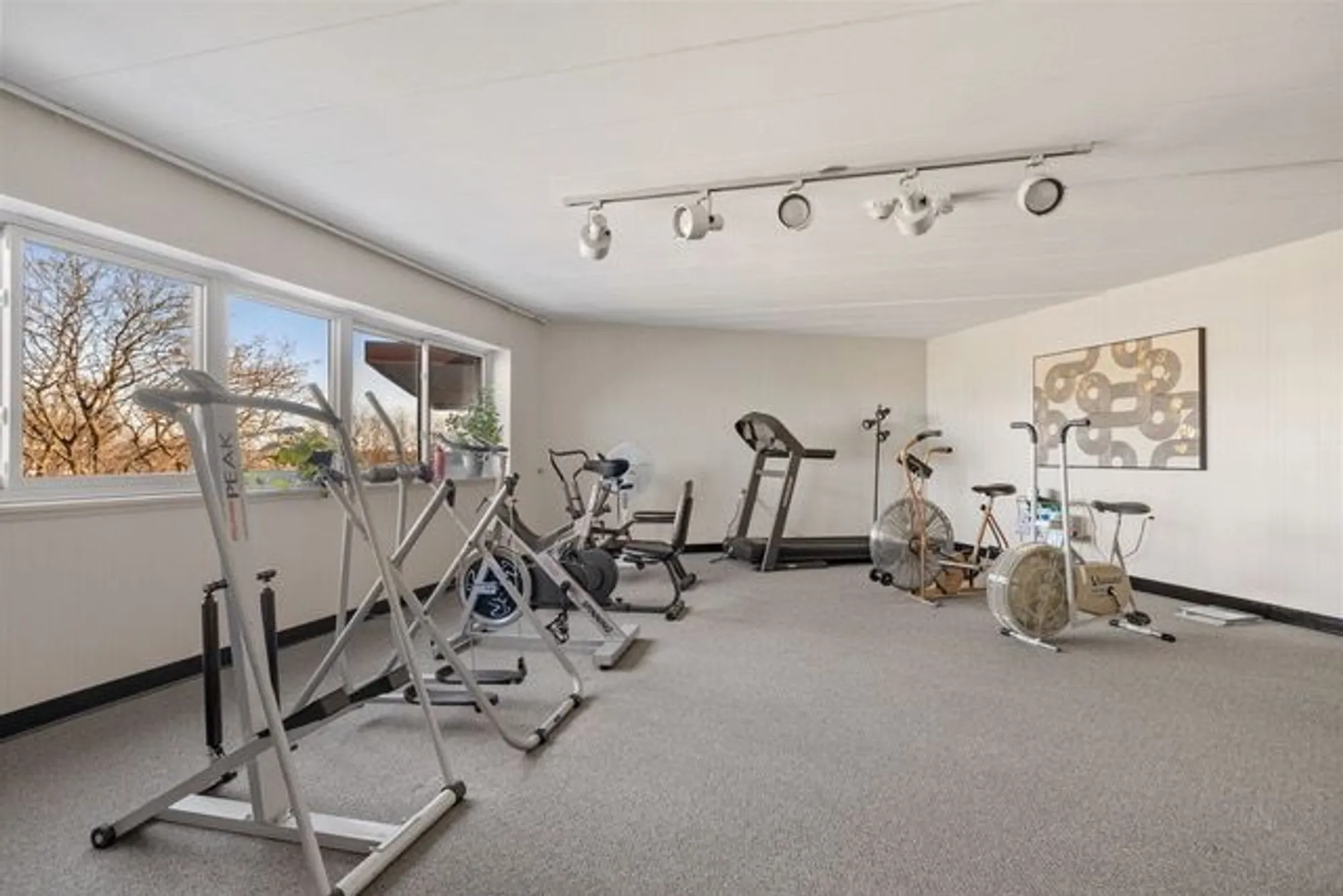 Property Slideshow image 24 of 29 | 5540 walnut ave 11b, Downers Grove, IL, 60515
