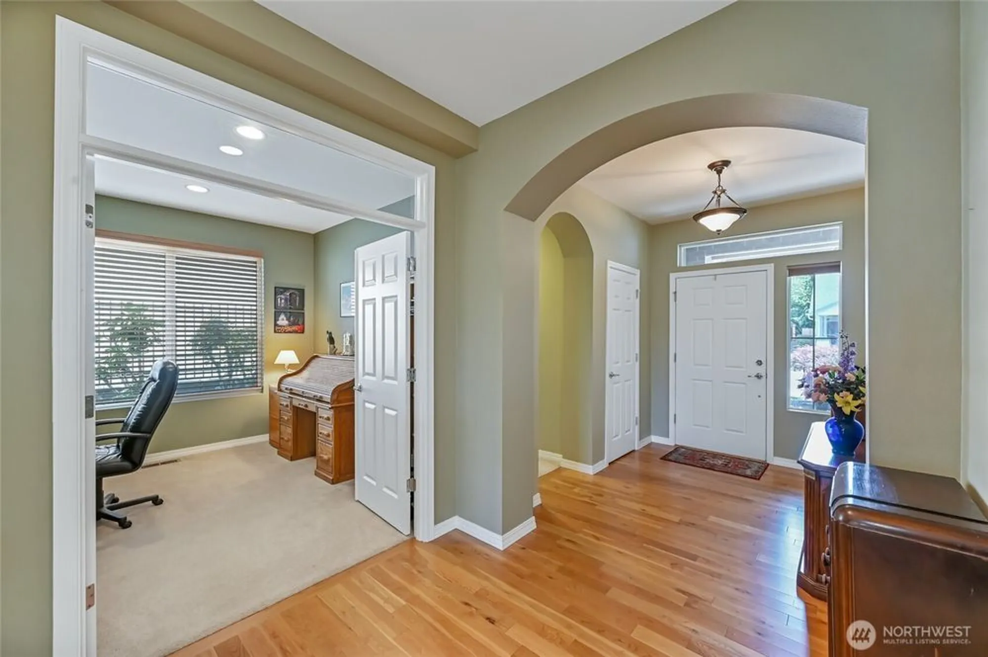 Property Slideshow image 4 of 32 | 13841 231st ln, Redmond, WA, 98053