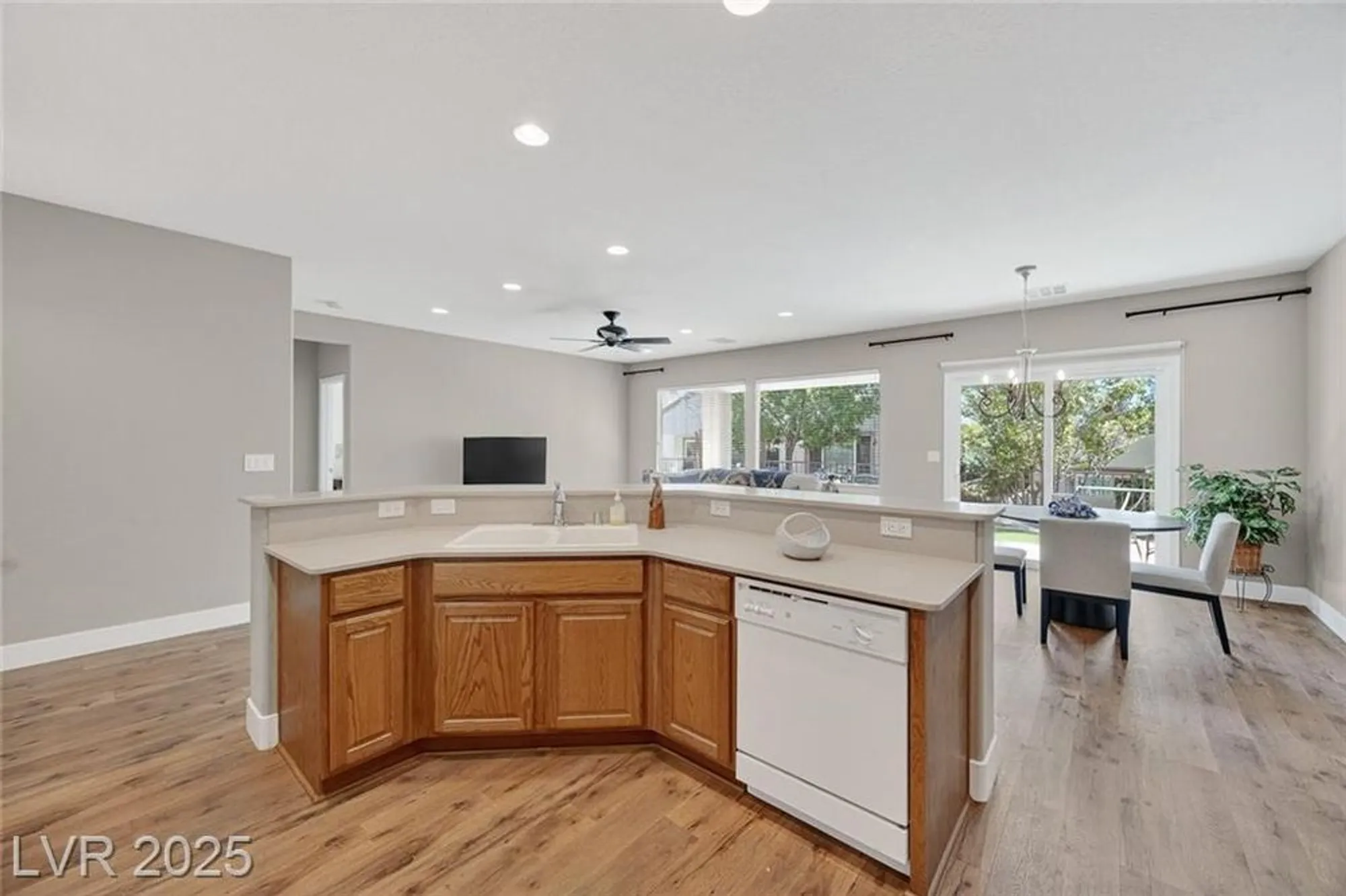 Property Slideshow image 13 of 42 | 2495 capella star st, Henderson, NV, 89044