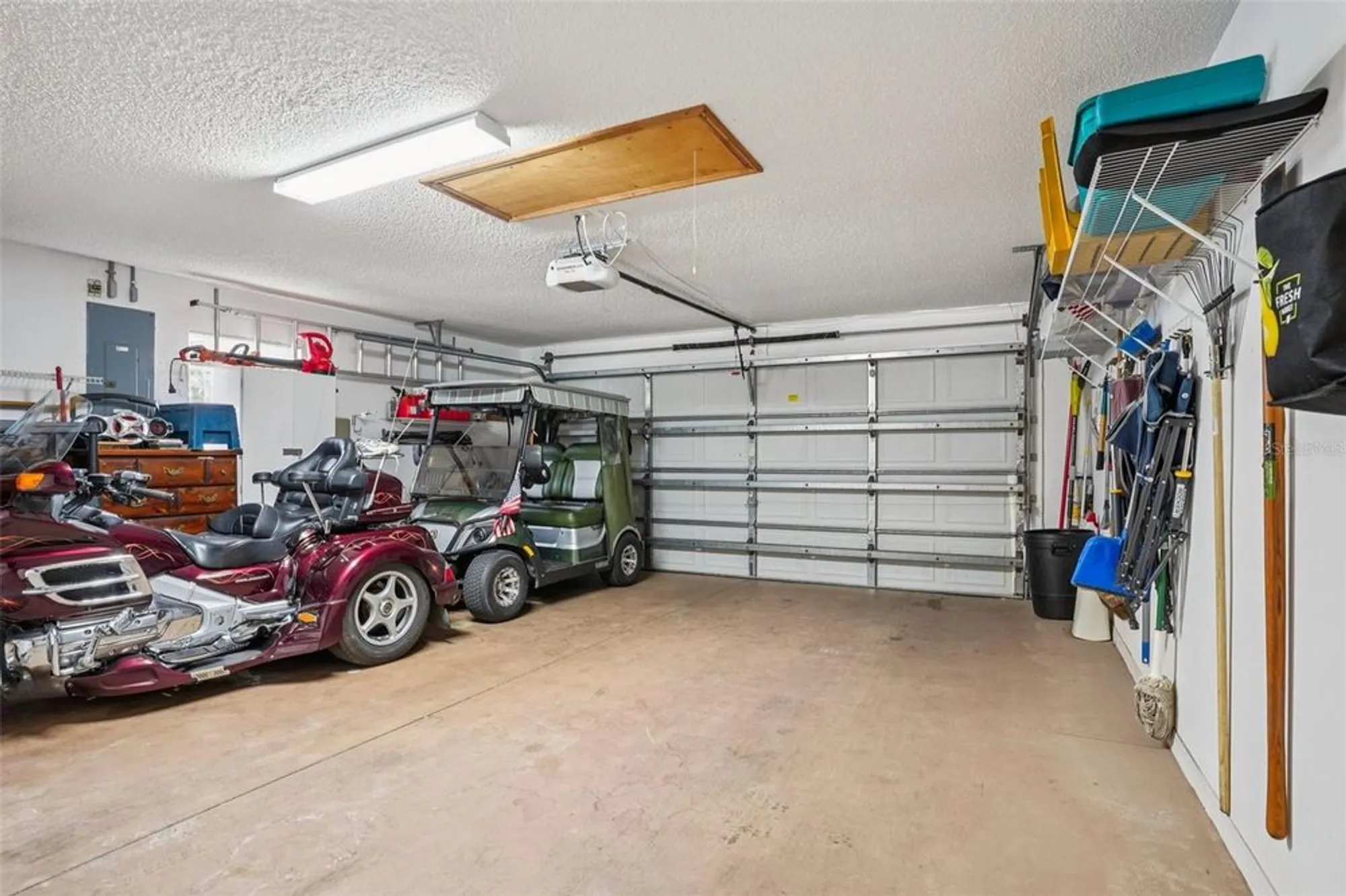 Property Slideshow image 34 of 38 | 2737 privada dr, The Villages, FL, 32162