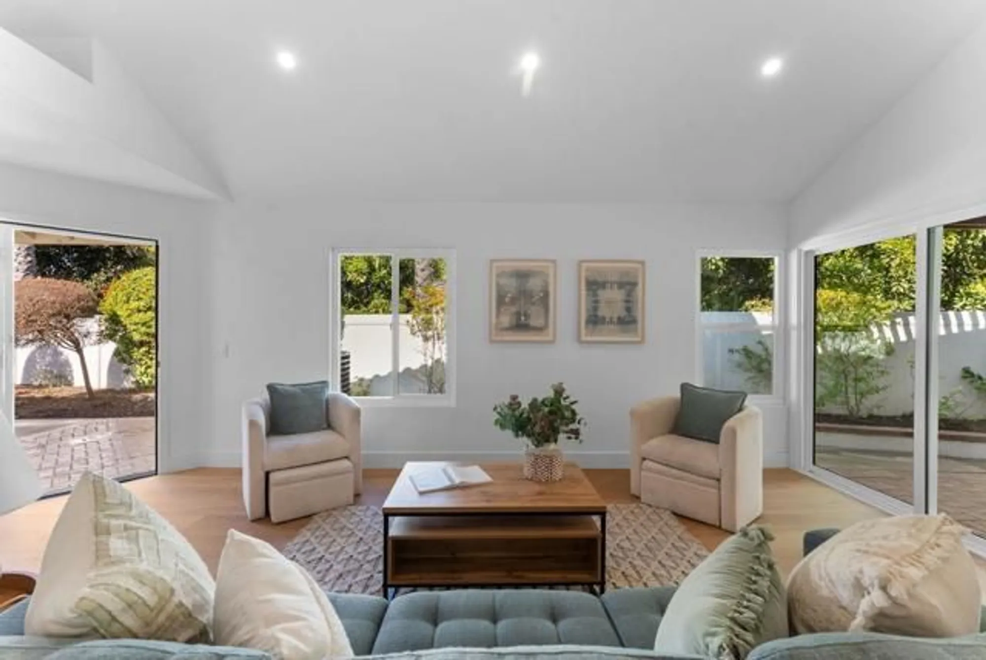 Property Slideshow image 6 of 34 | 4946 alicante way, Oceanside, CA, 92056