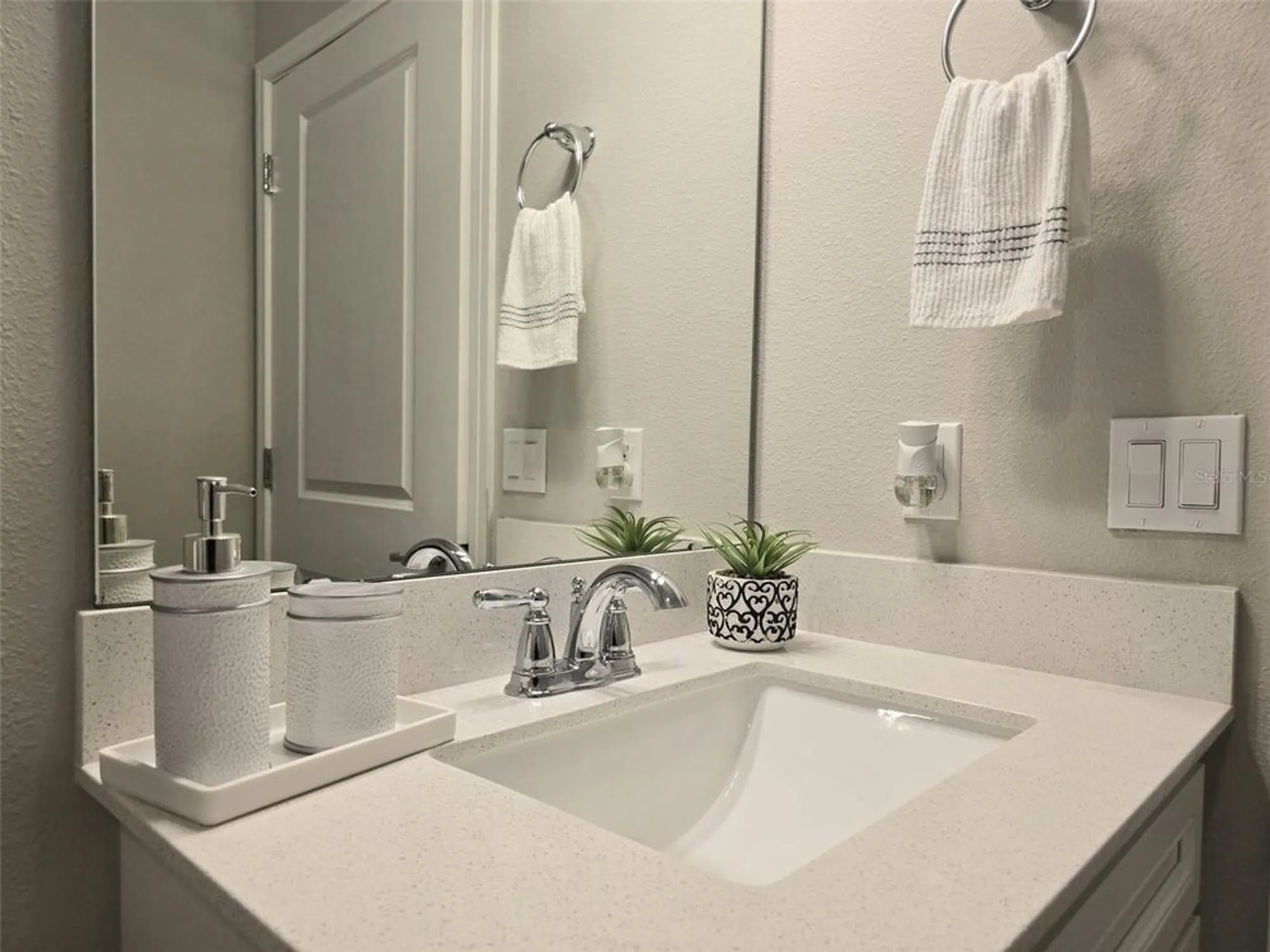 Property Slideshow image 28 of 42 | 1973 spring shower cir, Kissimmee, FL, 34744
