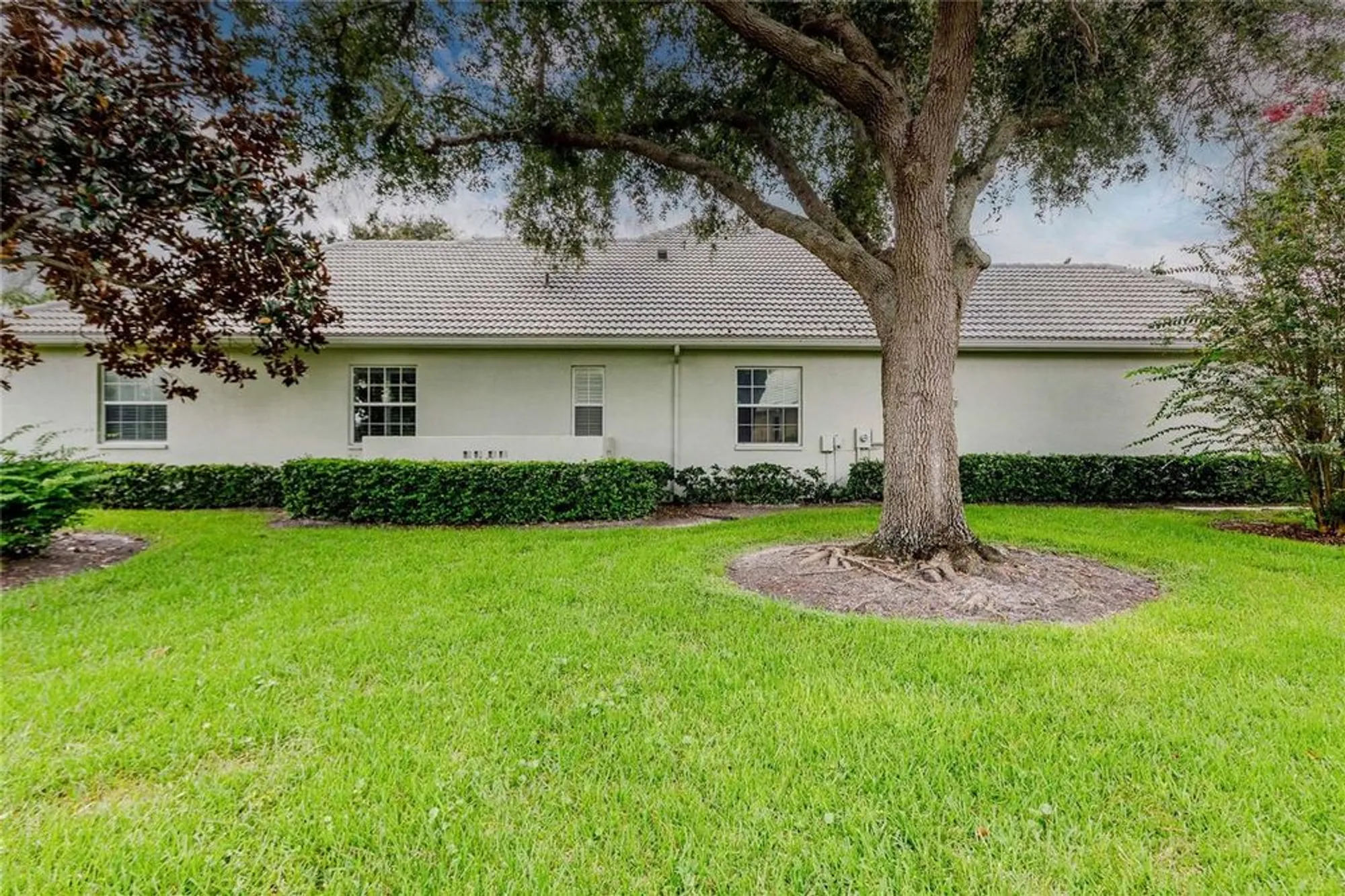 Property Slideshow image 11 of 84 | 442 tremingham way, Venice, FL, 34293