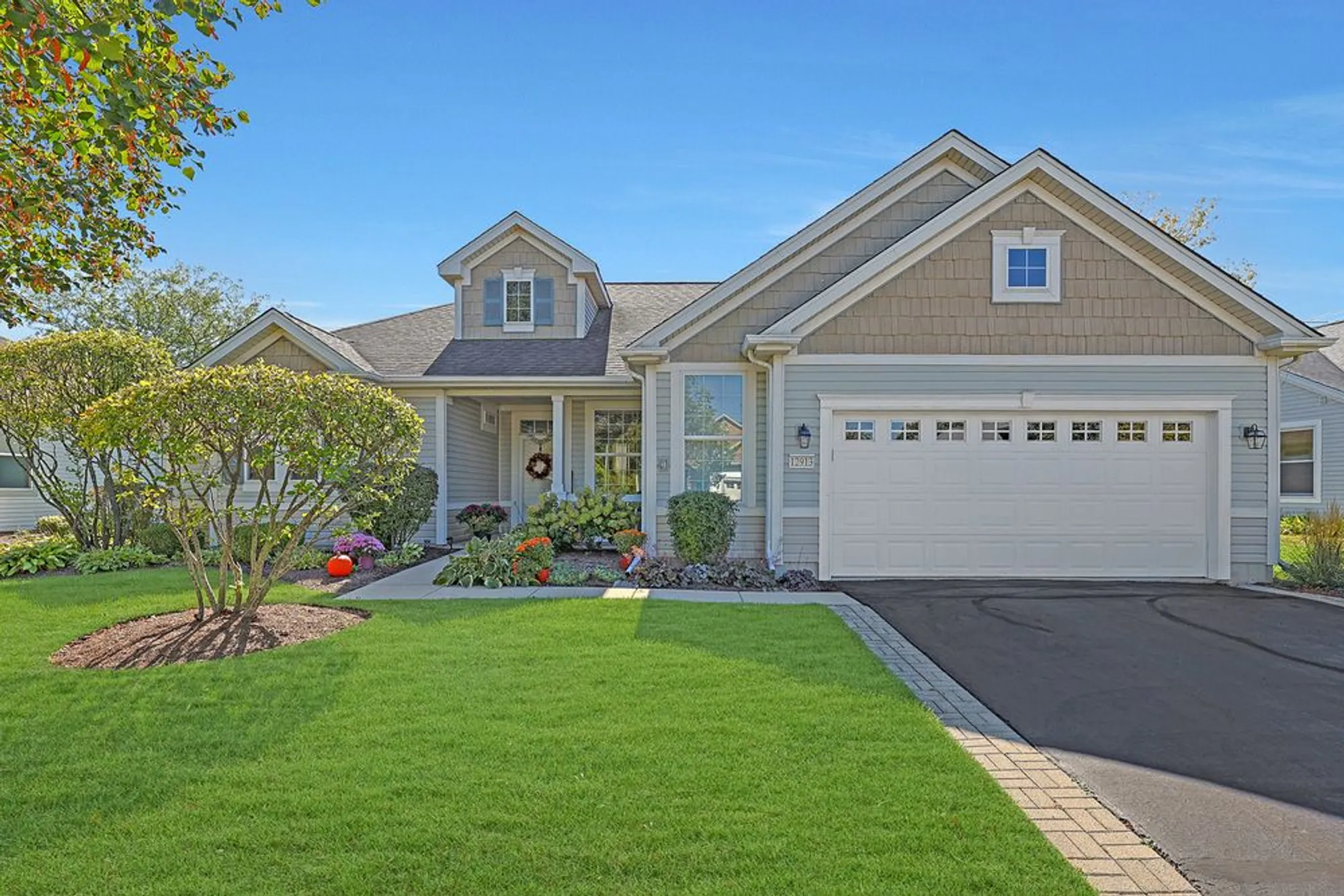 Property Slideshow image 2 of 9 | 12913 w willow creek ln, Huntley, IL, 60142