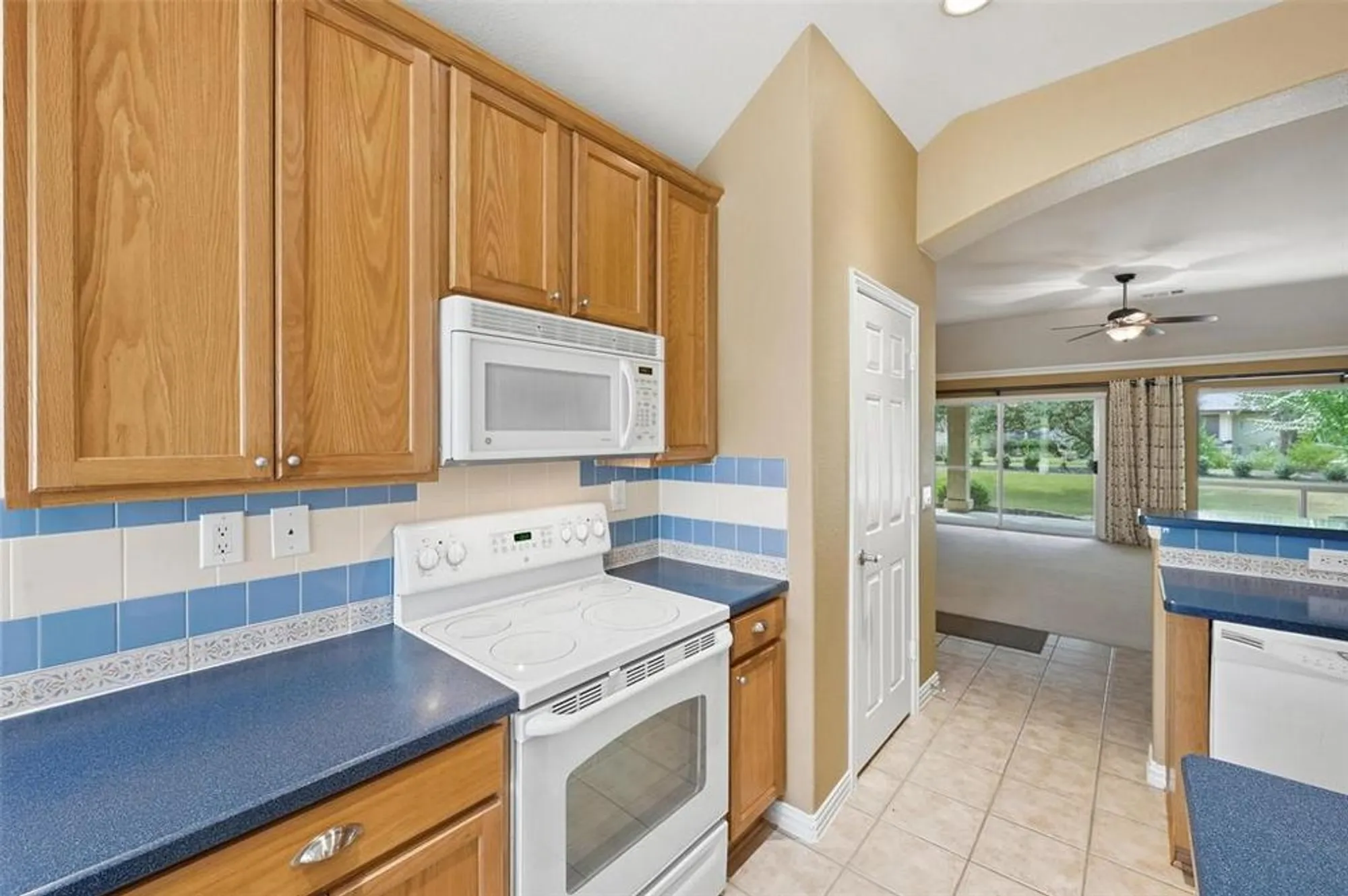 Property Slideshow image 11 of 39 | 10417 belvedere dr, Denton, TX, 76207