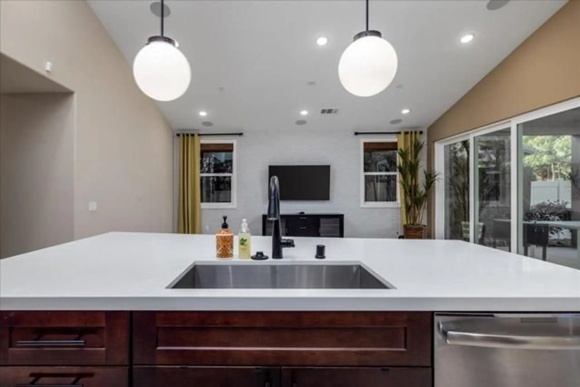 Property Slideshow image 15 of 78 | 1514 overpark ln, Beaumont, CA, 92223