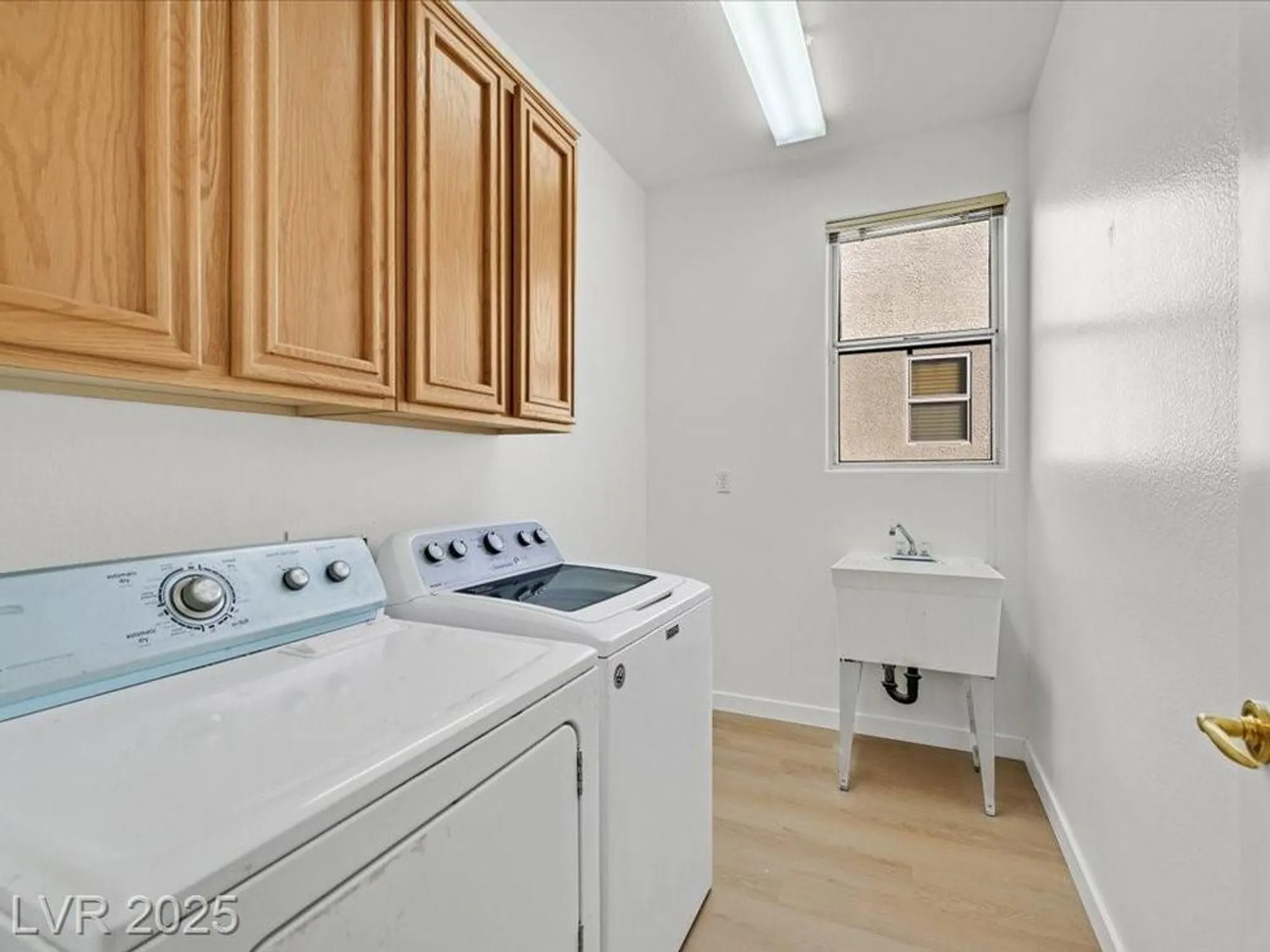 Property Slideshow image 23 of 37 | 2582 hayesville ave, Henderson, NV, 89052