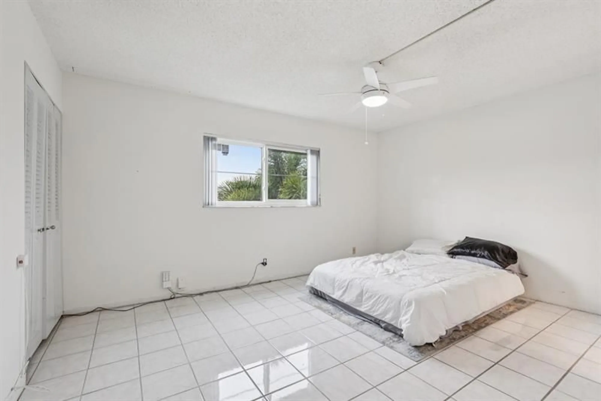 Property Slideshow image 26 of 39 | 1024 se 4th ave 204, Dania Beach, FL, 33004