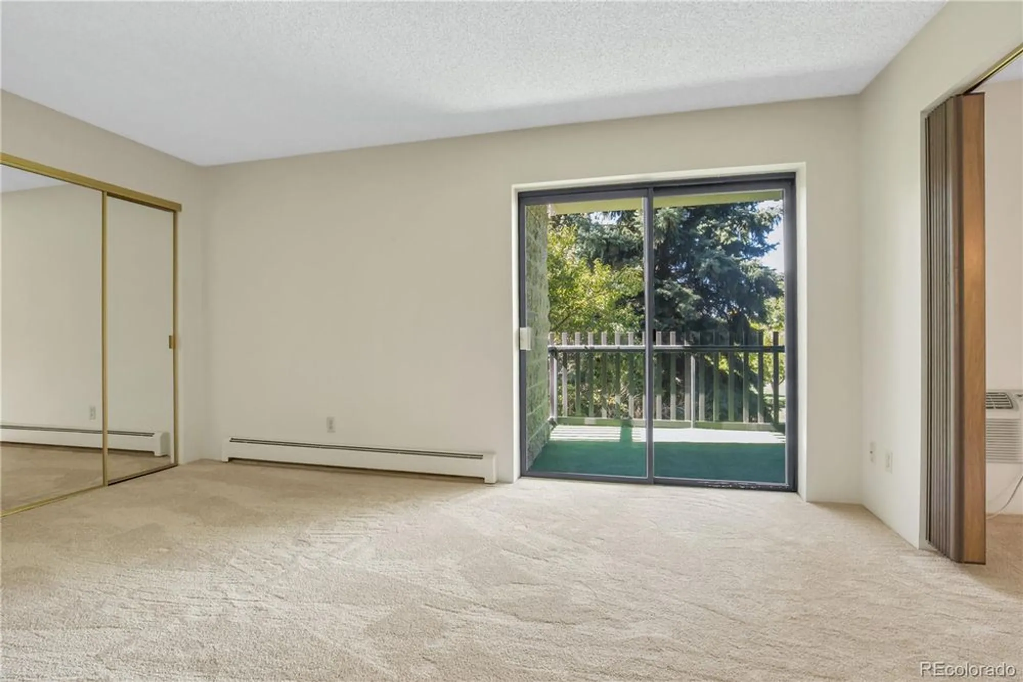 Property Slideshow image 13 of 45 | 13691 e marina dr 208, Aurora, CO, 80014