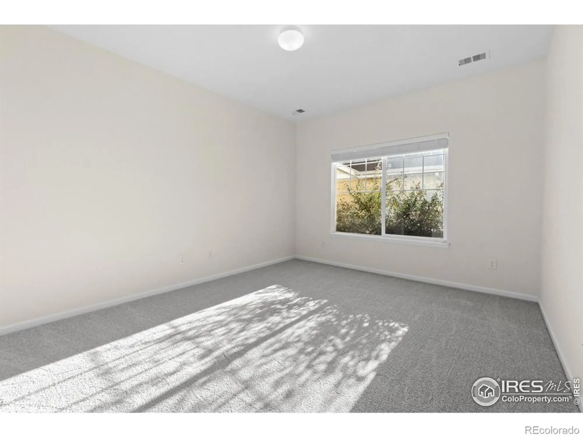 Property Slideshow image 14 of 36 | 4635 hahns peak dr 102, Loveland, CO, 80538