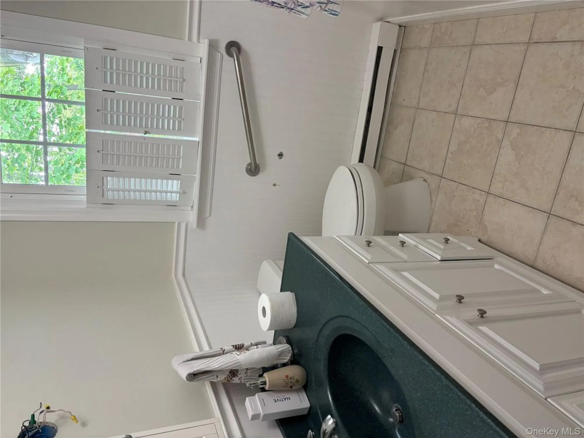 Property Slideshow image 17 of 21 | 190 canterbury dr, Ridge, NY, 11961