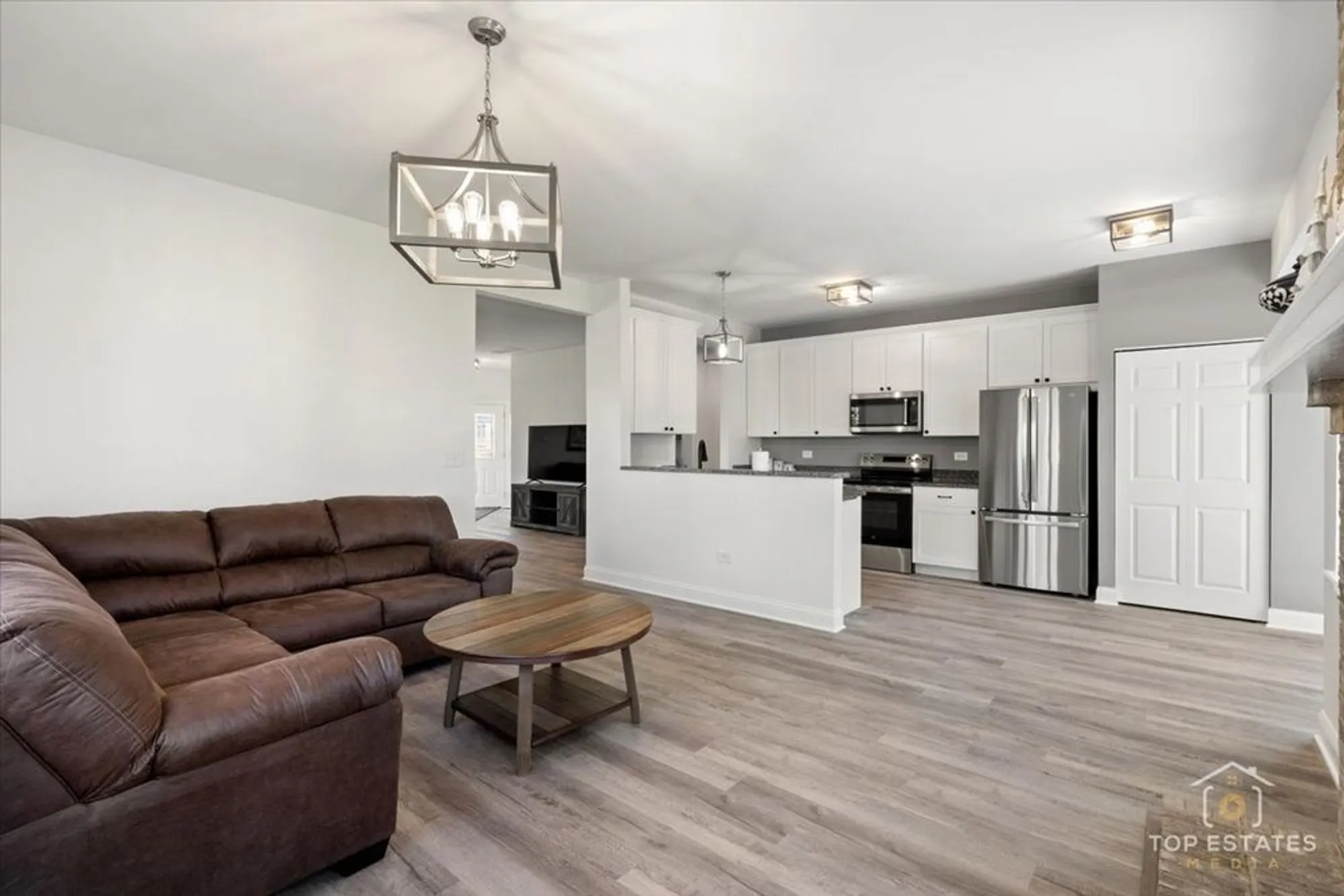 Property Slideshow image 12 of 28 | 13705 s redbud dr, Plainfield, IL, 60544