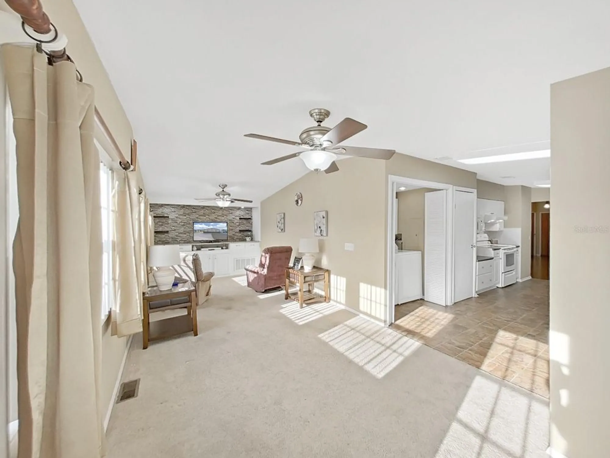 Property Slideshow image 36 of 48 | 1750 fox hill dr, Lakeland, FL, 33810
