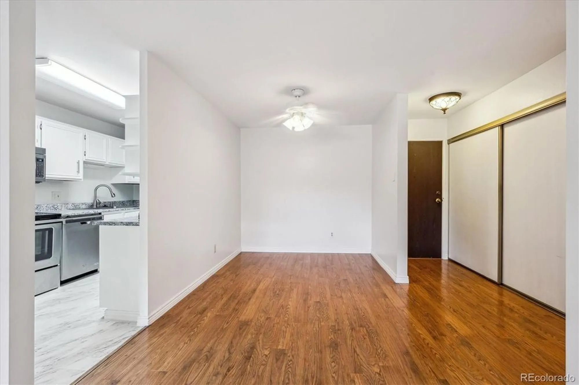 Property Slideshow image 7 of 25 | 3184 s heather gardens way apt 403, Aurora, CO, 80014