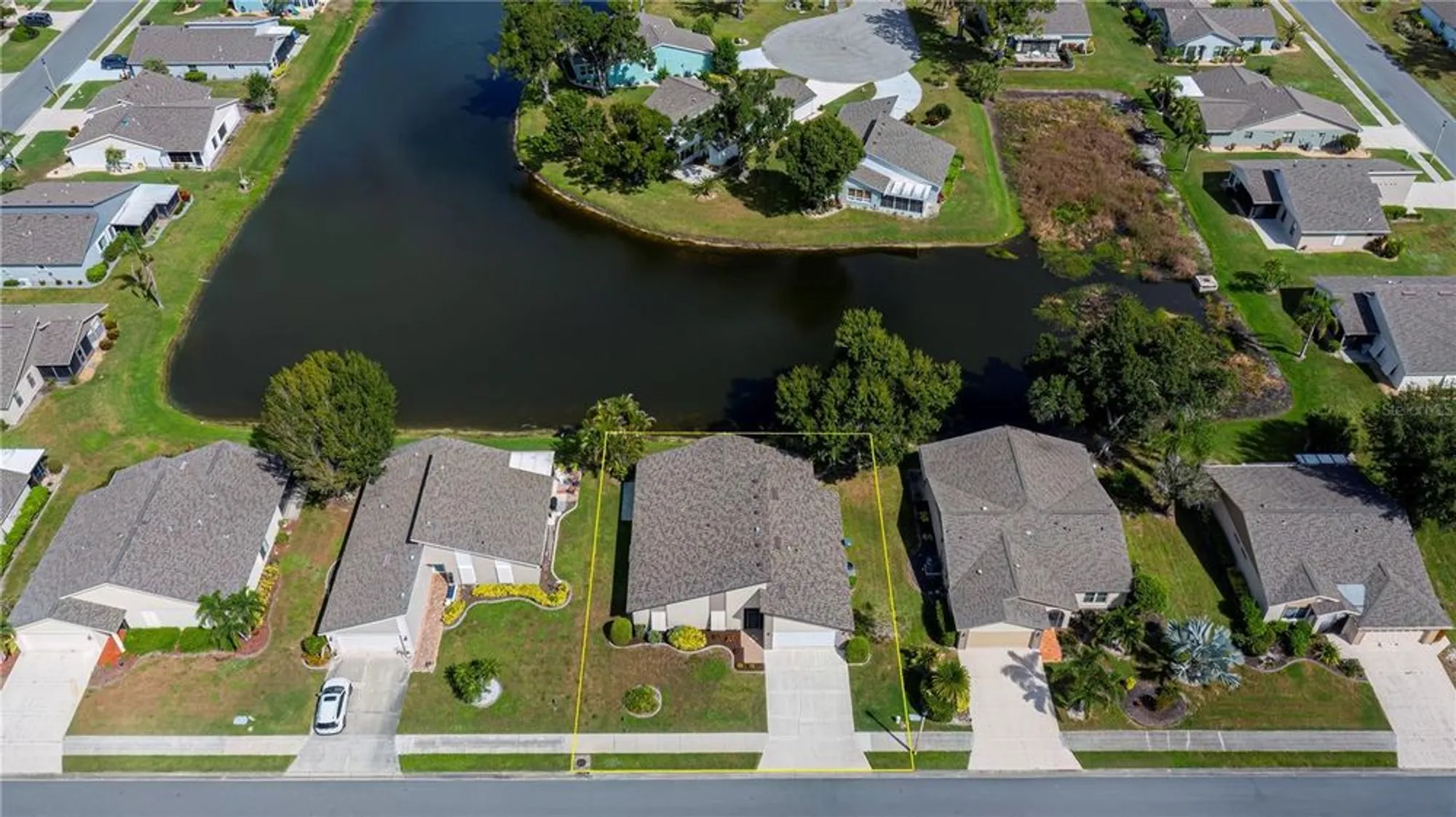 Property Slideshow image 32 of 58 | 425 cypress forest dr, Englewood, FL, 34223
