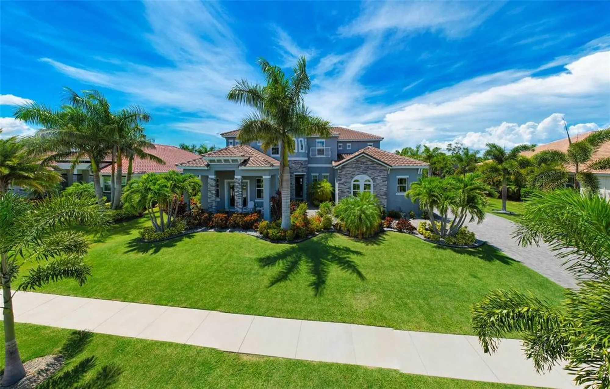 Property Slideshow image 20 of 59 | 832 manns harbor dr, Apollo Beach, FL, 33572