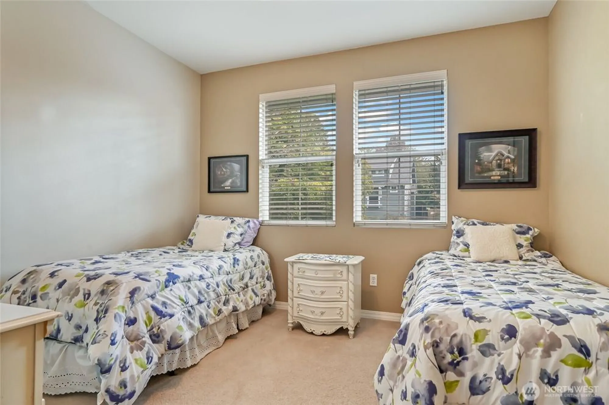 Property Slideshow image 26 of 32 | 13841 231st ln, Redmond, WA, 98053