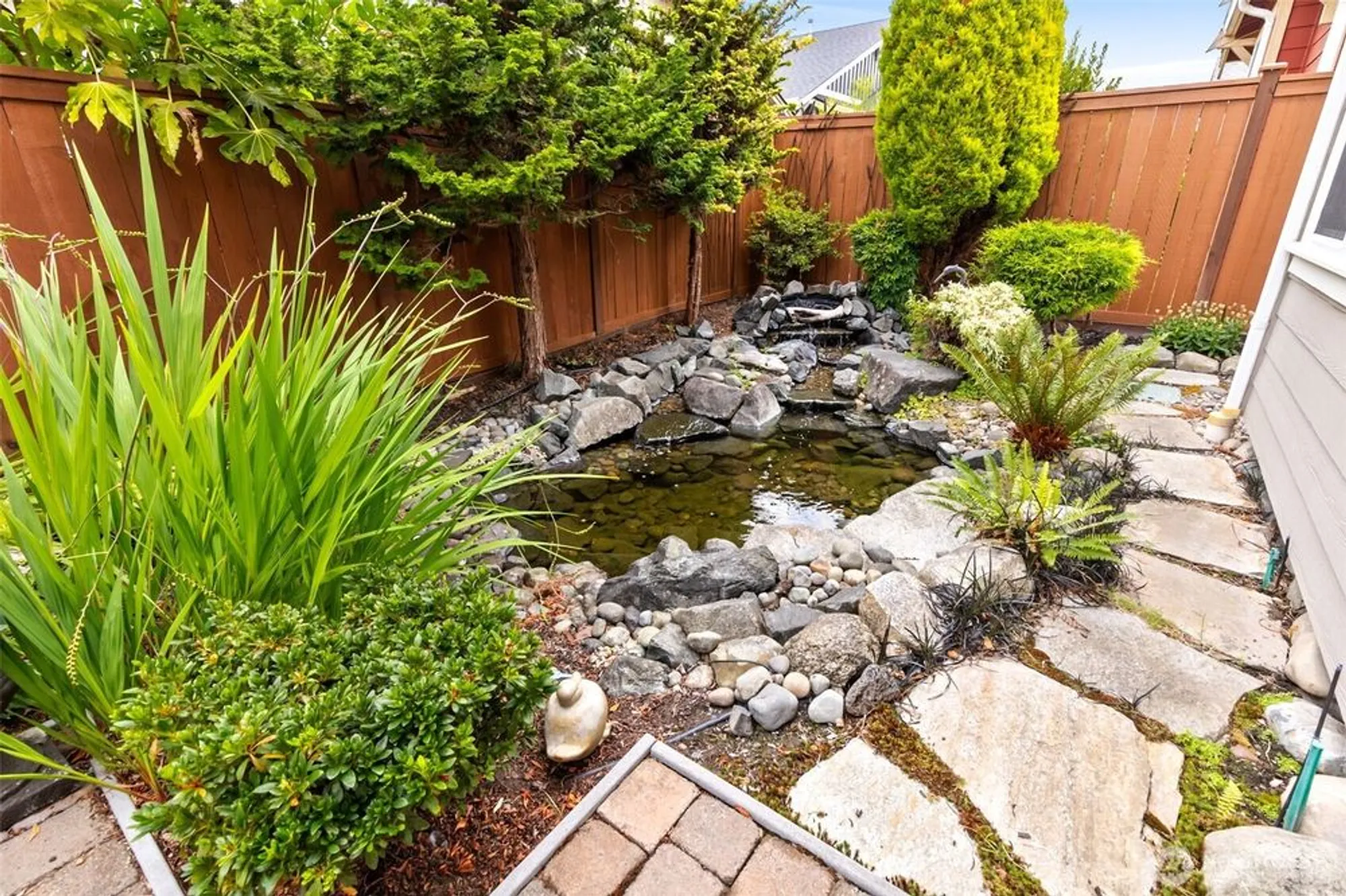 Property Slideshow image 22 of 36 | 8336 bainbridge loop, Lacey, WA, 98516