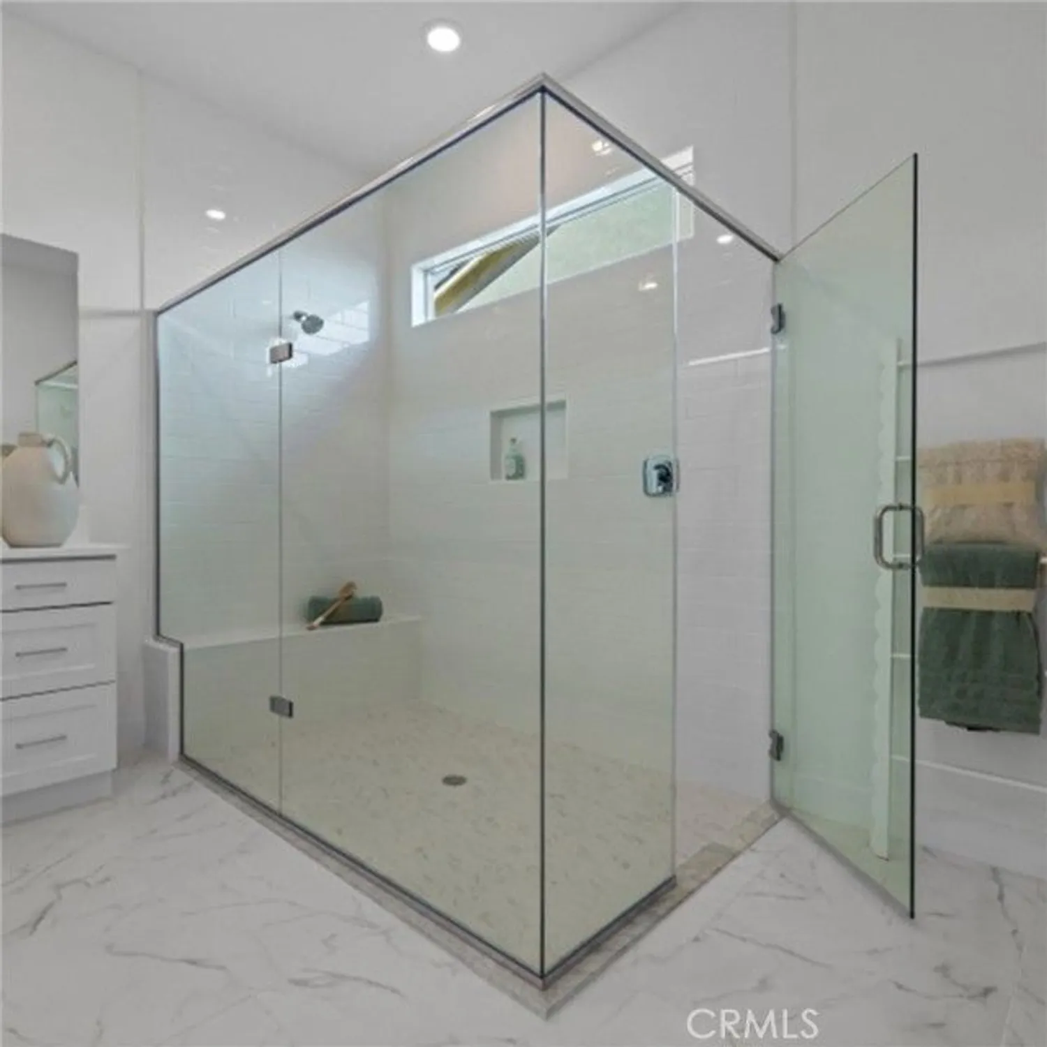 Property Slideshow image 18 of 30 | 29437 via diamante, Valencia, CA, 91354