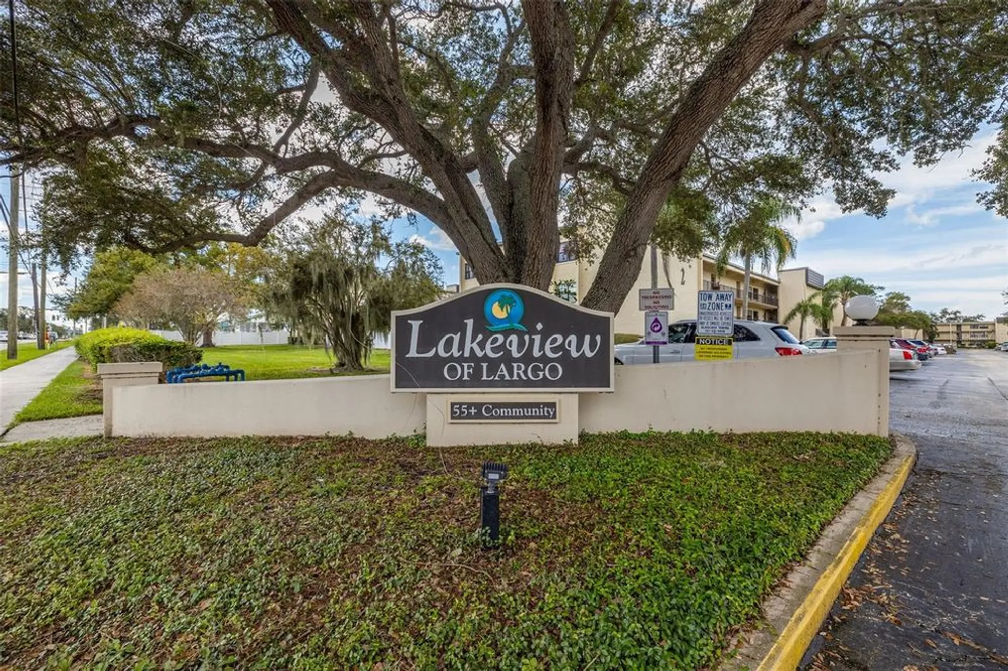 Property Slideshow image 6 of 44 | 14130 rosemary ln 2208, Largo, FL, 33774