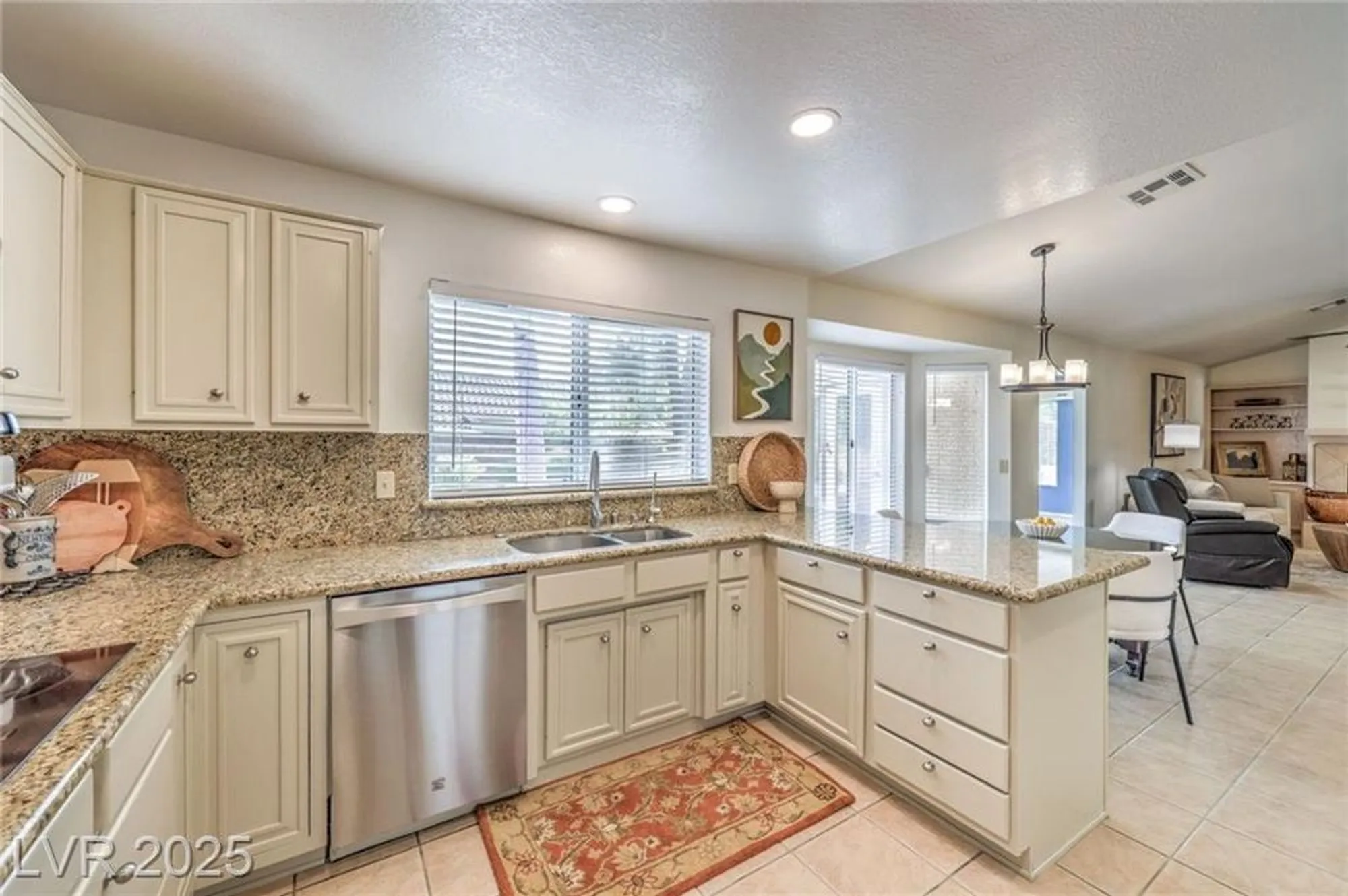 Property Slideshow image 16 of 53 | 3000 linkview dr, Las Vegas, NV, 89134