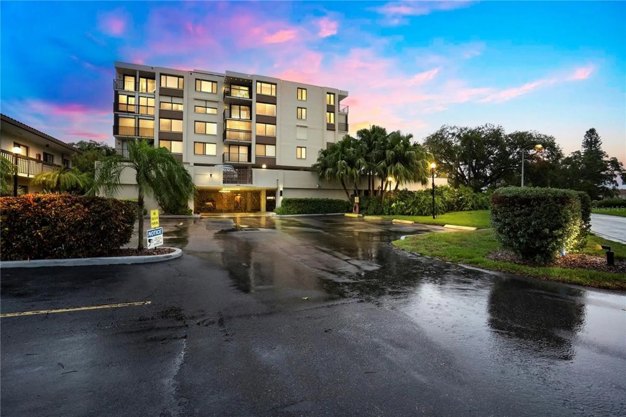 Property Slideshow image 1 of 37 | 6219 palma del mar blvd s apt 301, Saint Petersburg, FL, 33715