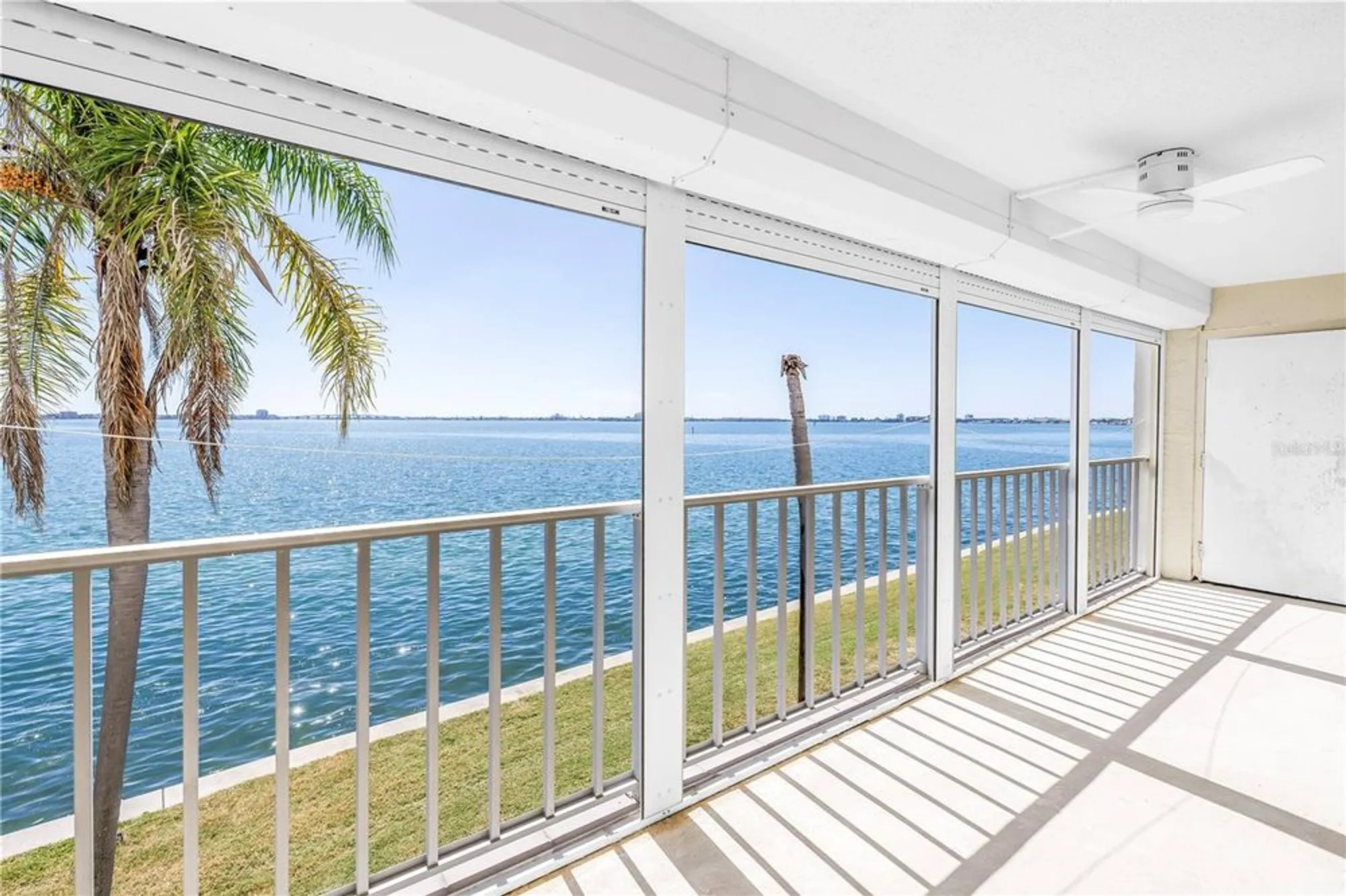 Property Slideshow image 9 of 20 | 6060 shore blvd 106, Gulfport, FL, 33707