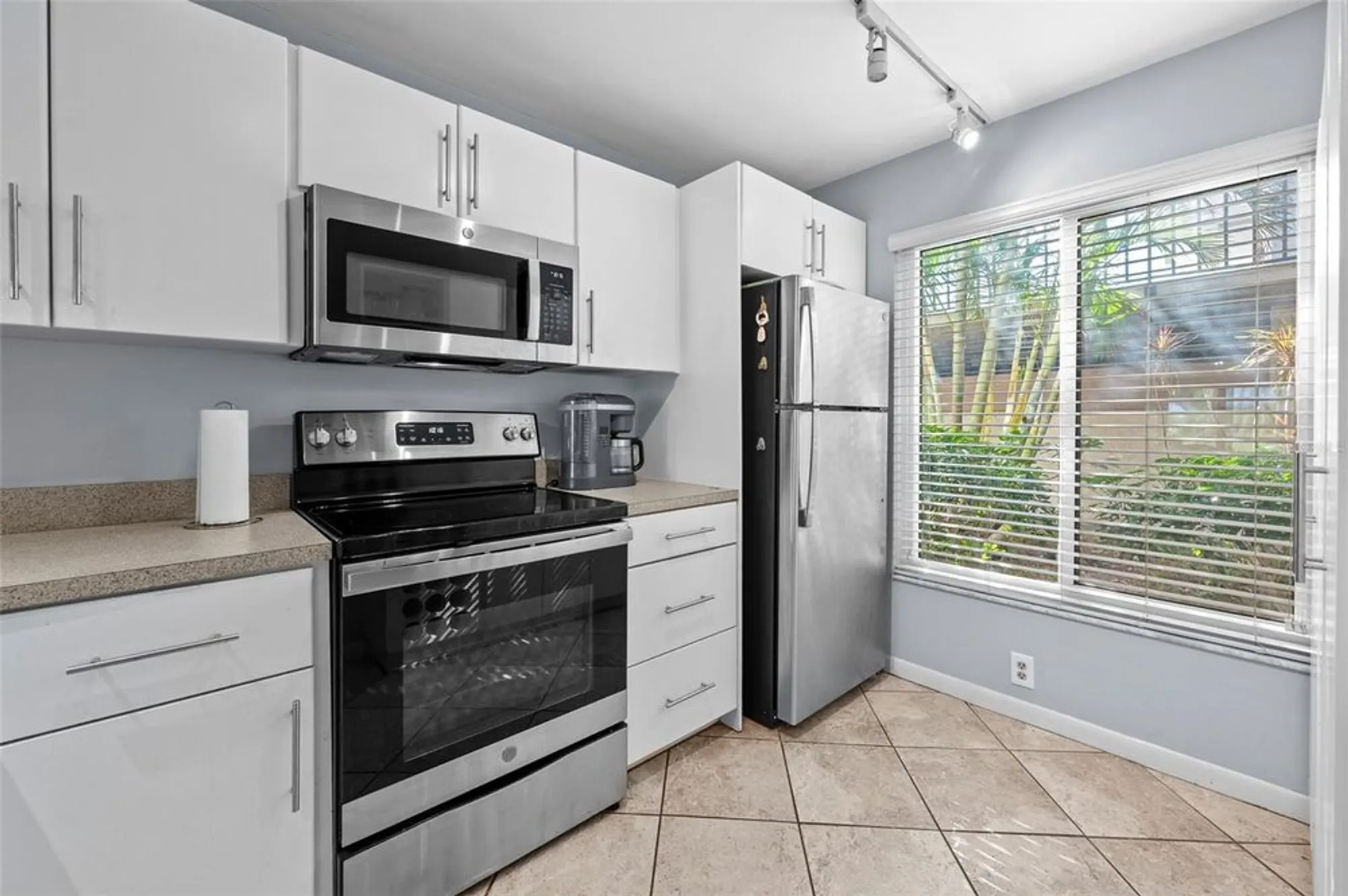 Property Slideshow image 12 of 41 | 6269 palma del mar blvd s apt 112, St Petersburg, FL, 33715
