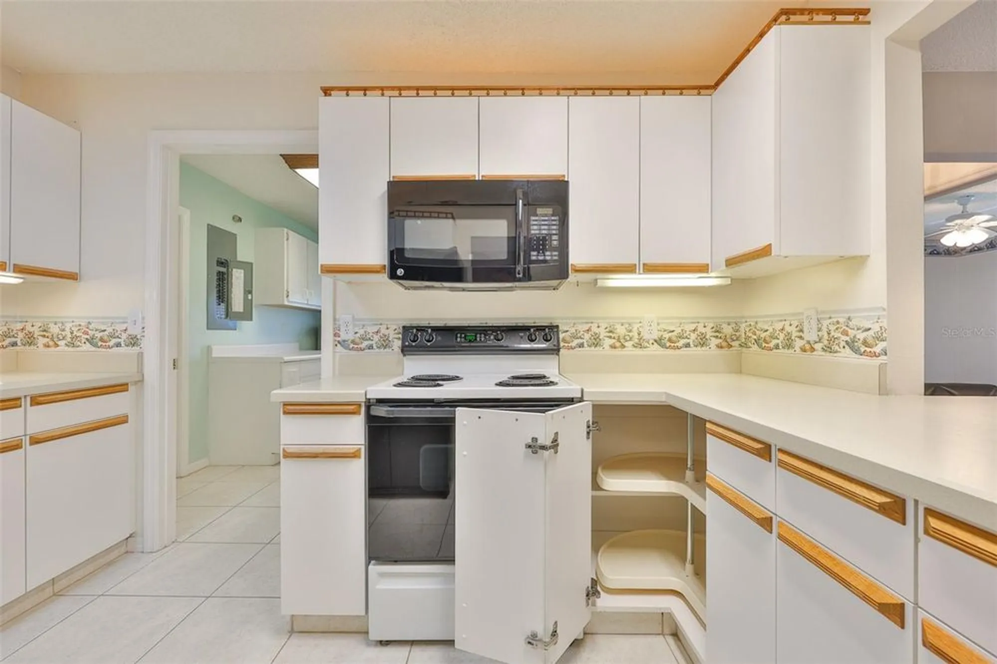 Property Slideshow image 19 of 46 | 206 sola ln, Sun City Center, FL, 33573
