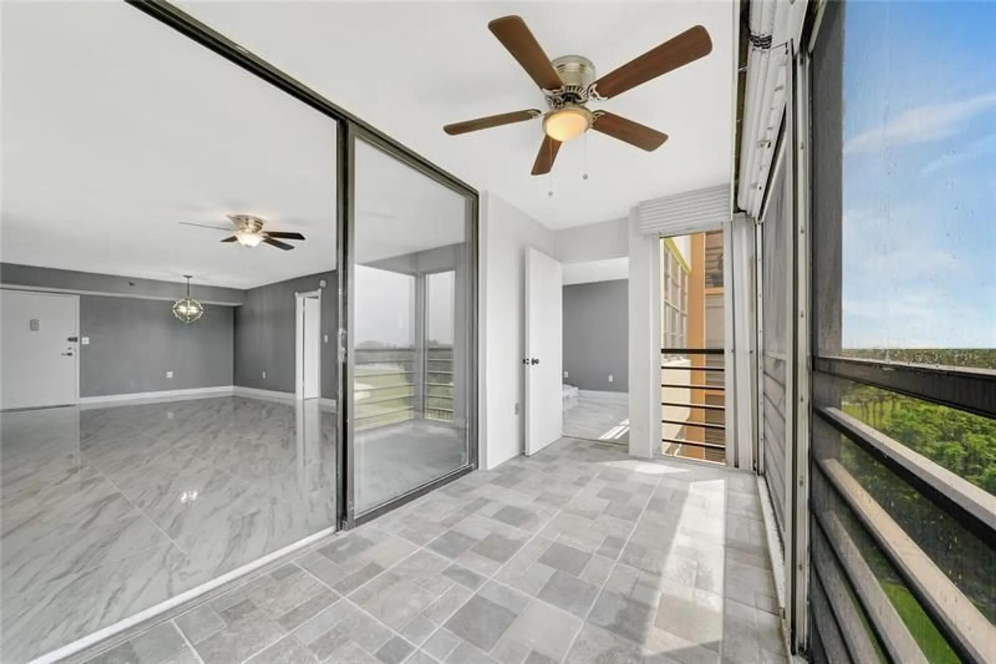 Property Slideshow image 34 of 53 | 1100 saint charles pl 708, Pembroke Pines, FL, 33026