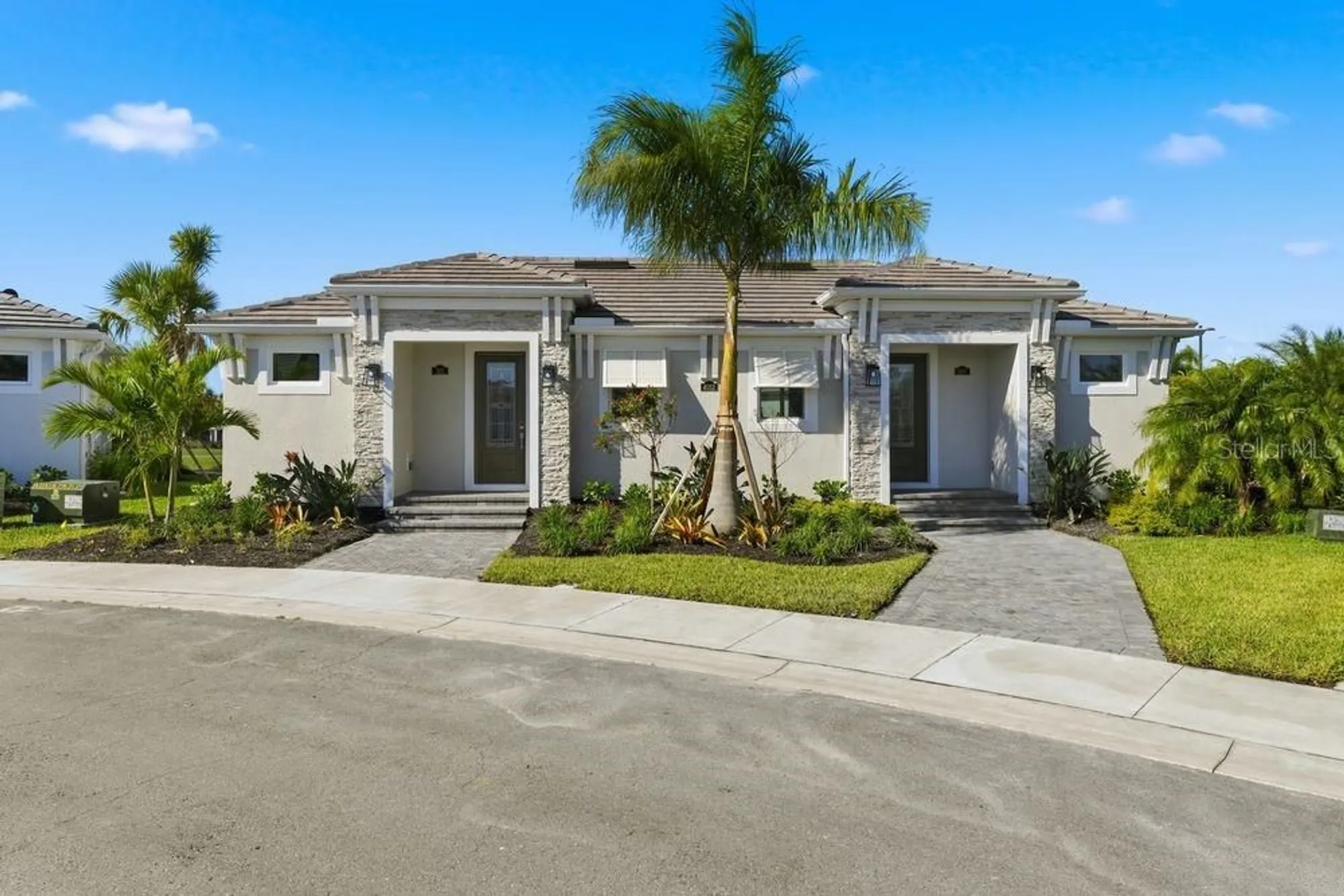 Property Slideshow image 2 of 47 | 4052 santa caterina blvd # 10102, Bradenton, FL, 34211