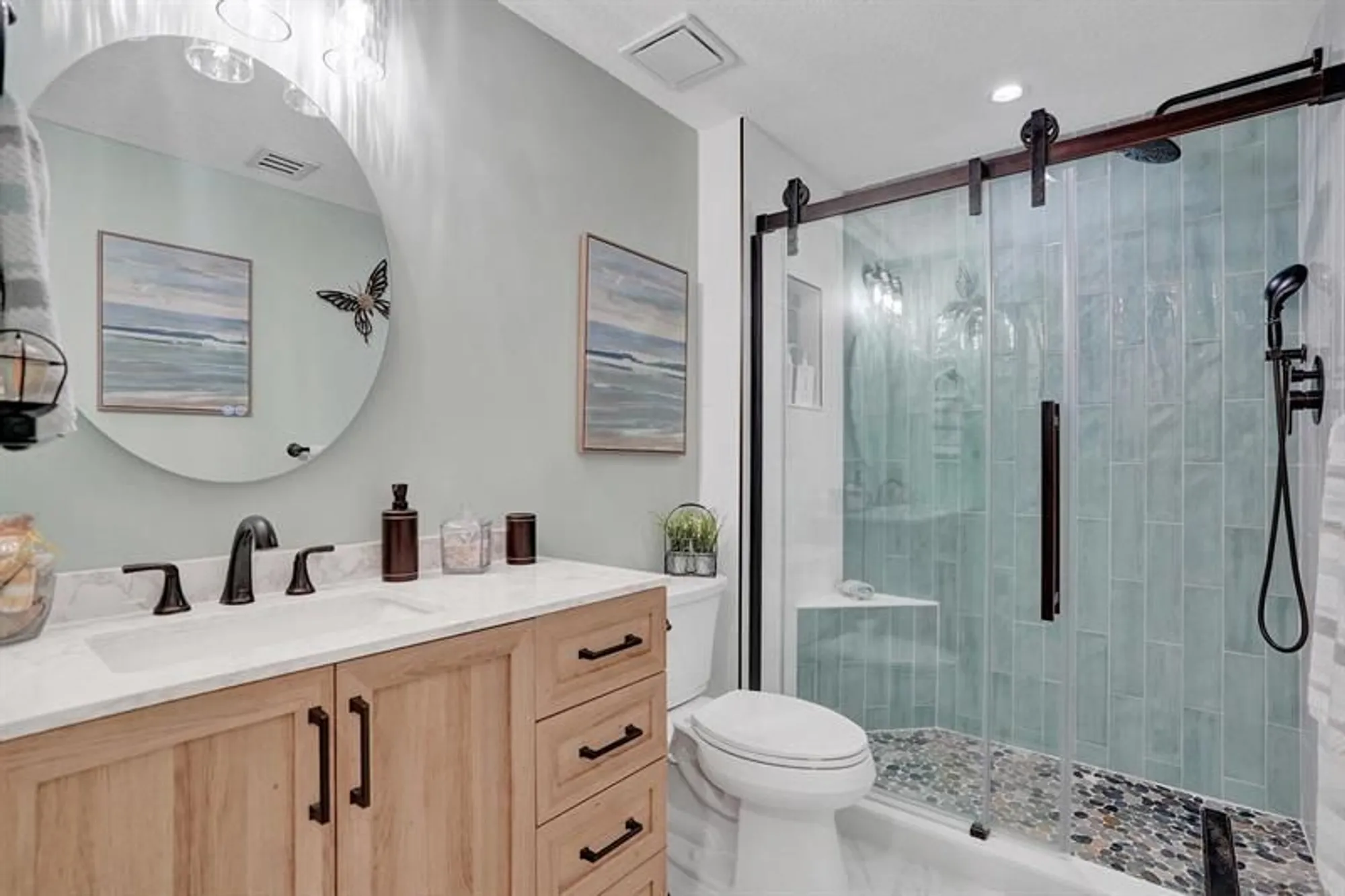 Property Slideshow image 44 of 57 | 7755 yardley dr 209, Tamarac, FL, 33321