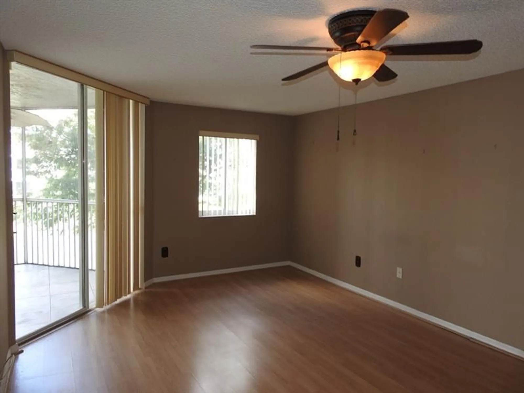 Property Slideshow image 10 of 26 | 7641 granville dr 209, Tamarac, FL, 33321