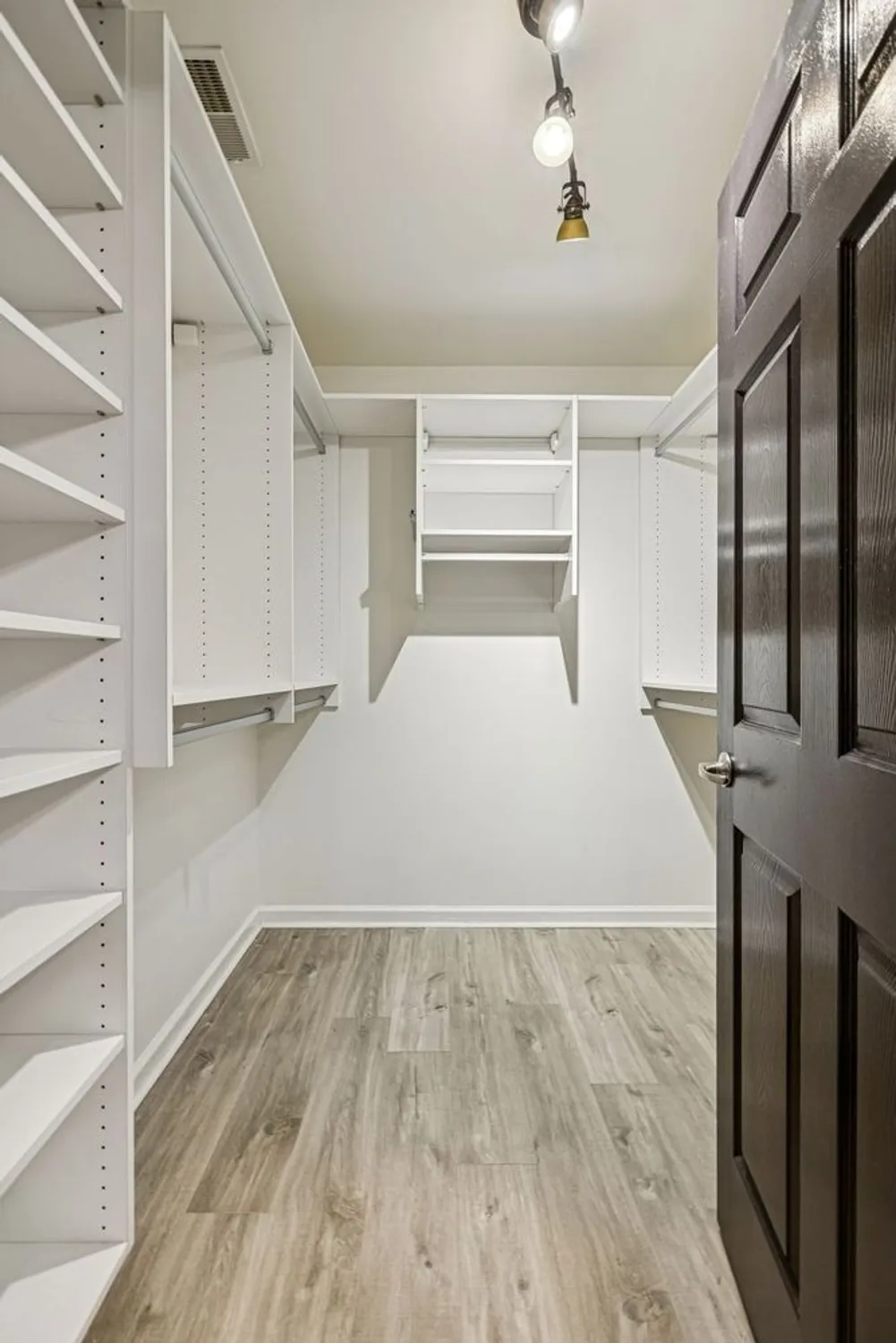 Property Slideshow image 26 of 39 | 825 s browns ln 2102, Gallatin, TN, 37066