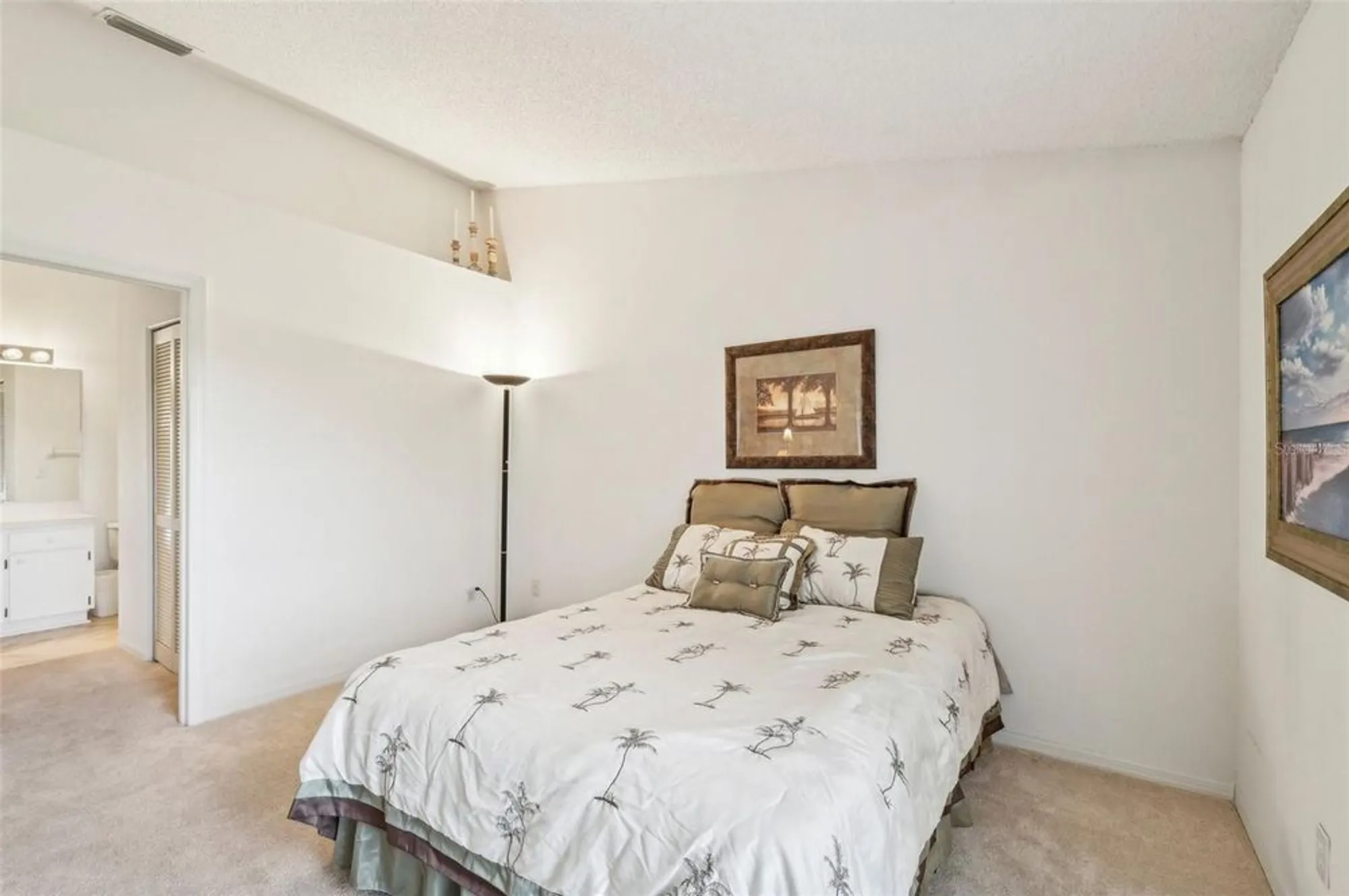 Property Slideshow image 16 of 57 | 2315 new orchard ct 40, Sun City Center, FL, 33573