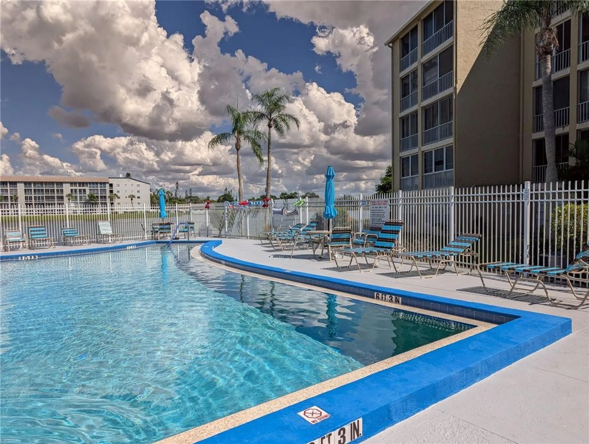 Property Slideshow image 32 of 36 | 3589 lake bayshore dr # j-303, Bradenton, FL, 34205