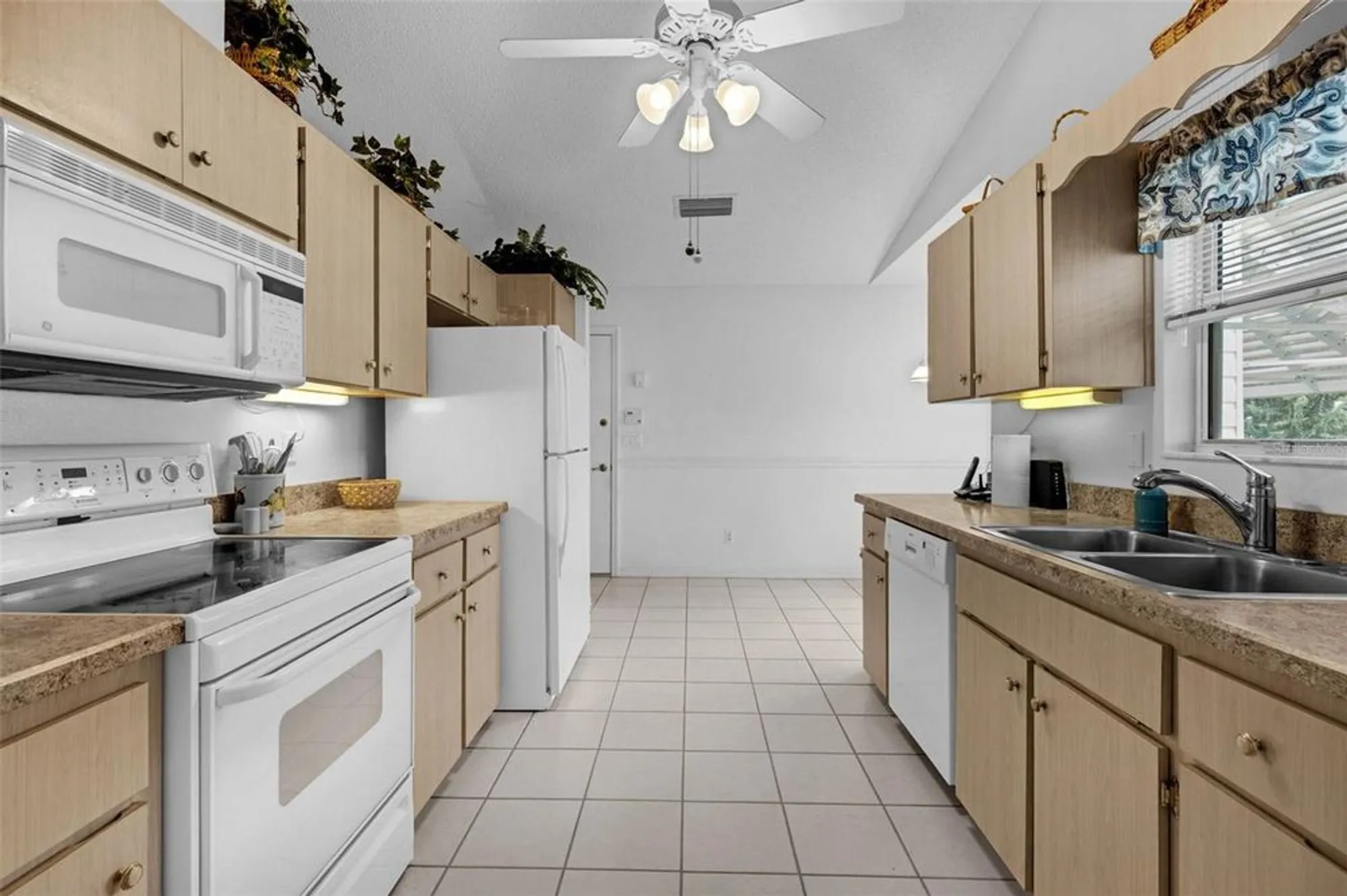 Property Slideshow image 10 of 33 | 6033 wade st, Leesburg, FL, 34748