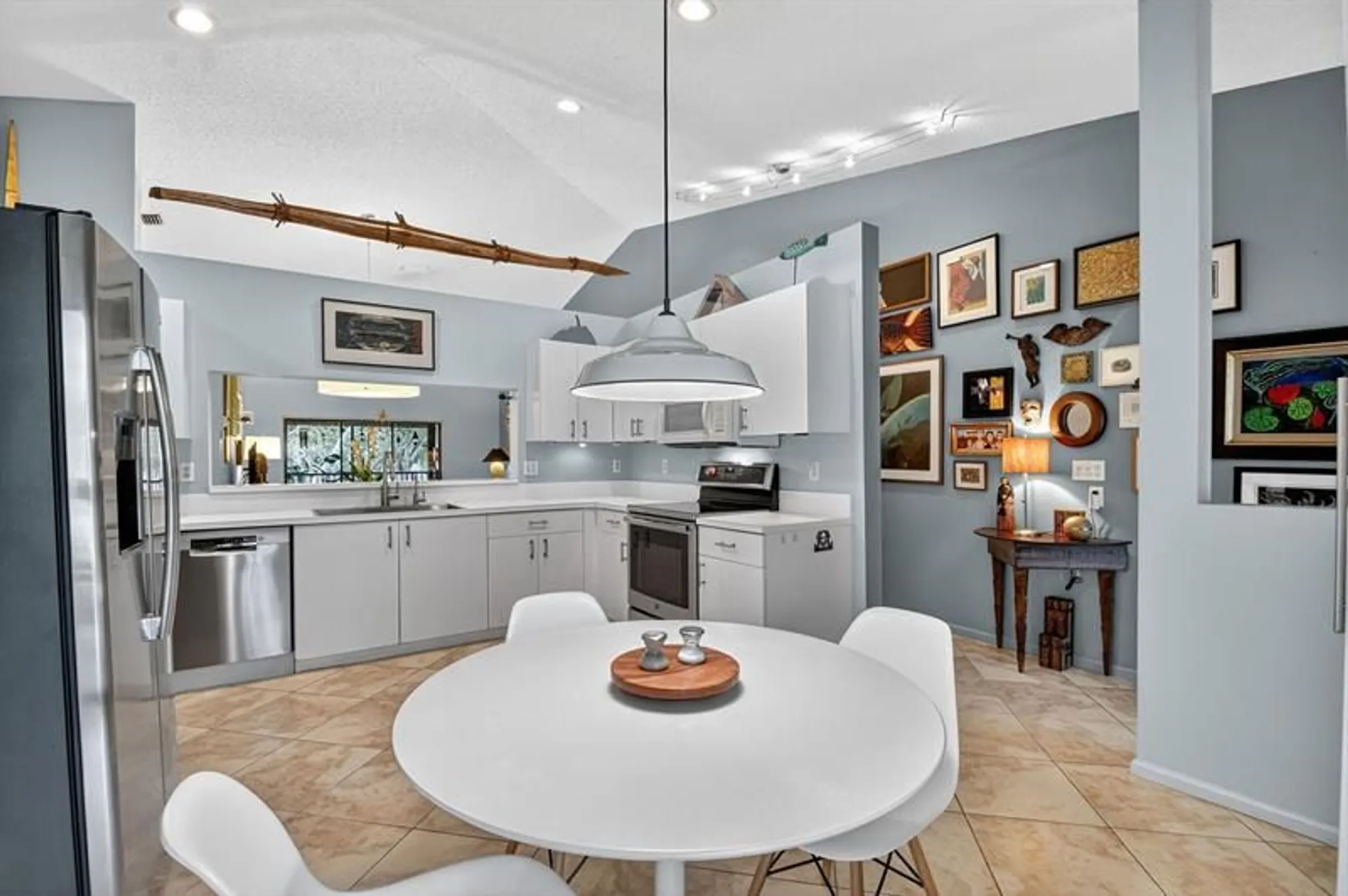 Property Slideshow image 6 of 31 | 9633 sills dr 201, Boynton Beach, FL, 33437