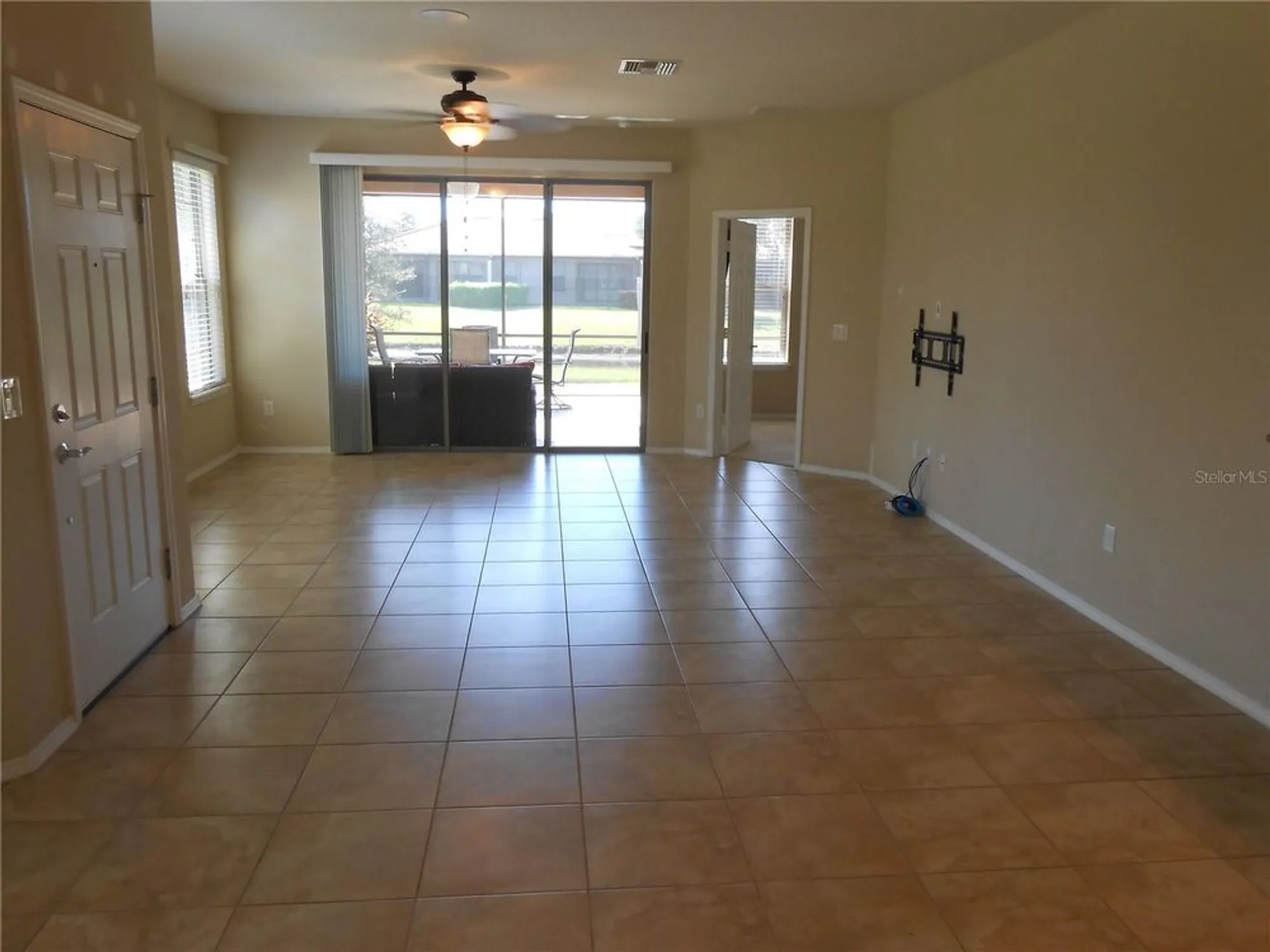 Property Slideshow image 15 of 61 | 344 mystic falls dr, Apollo Beach, FL, 33572