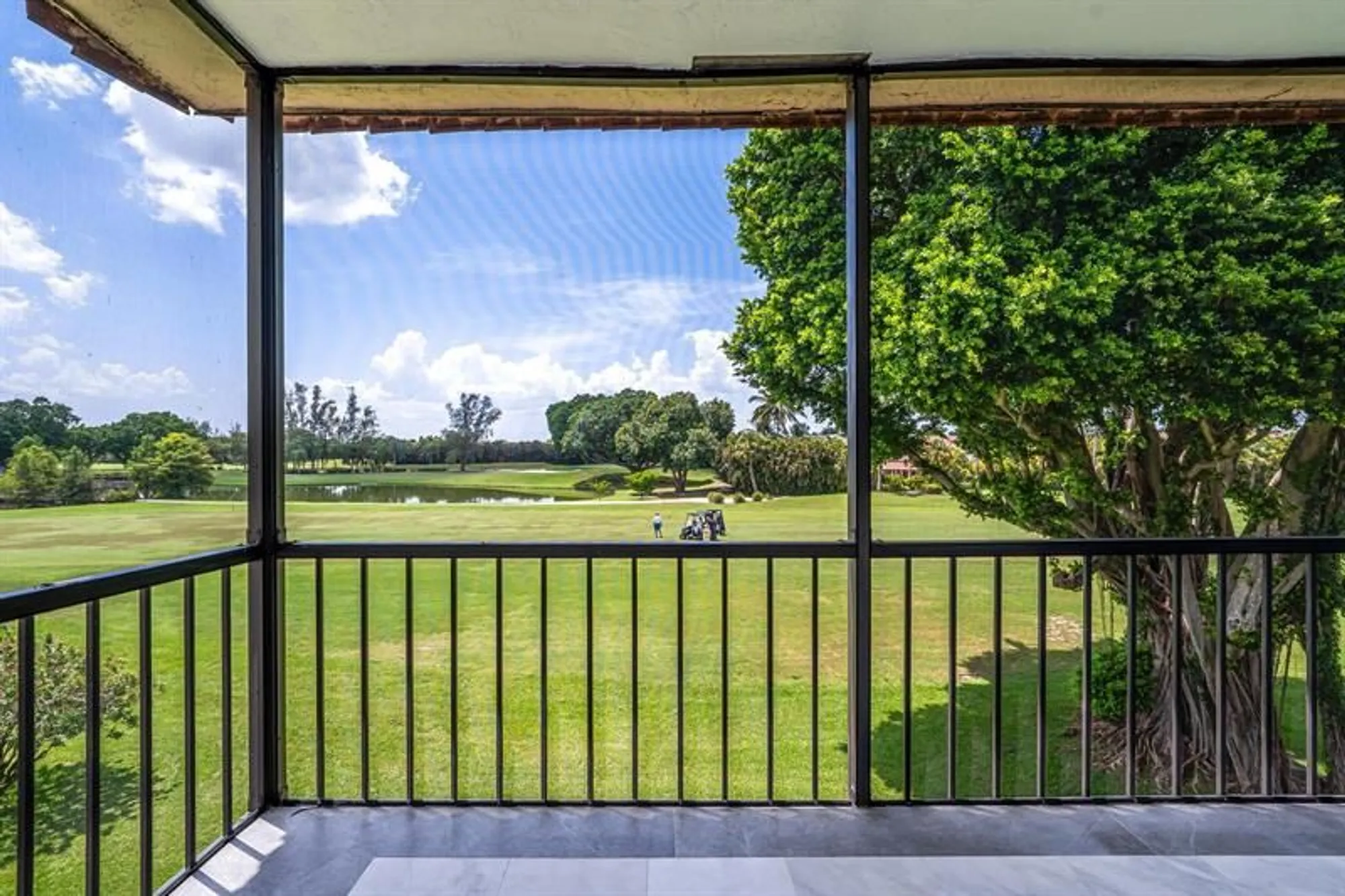 Property Slideshow image 23 of 61 | 9811 n hollybrook lake dr 308, Pembroke Pines, FL, 33025