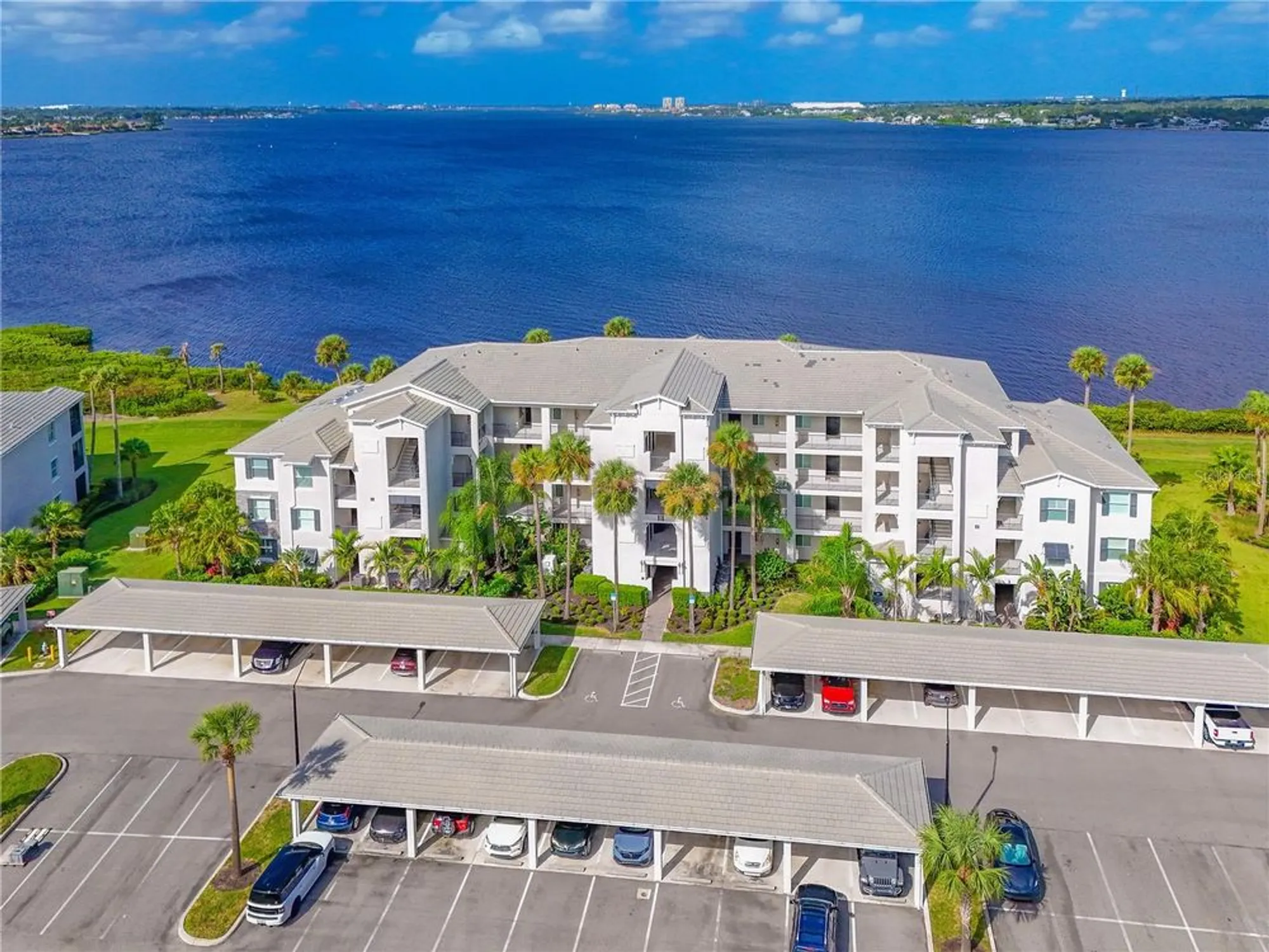 Property Slideshow image 1 of 74 | 910 tidewater shores loop 102, Bradenton, FL, 34208