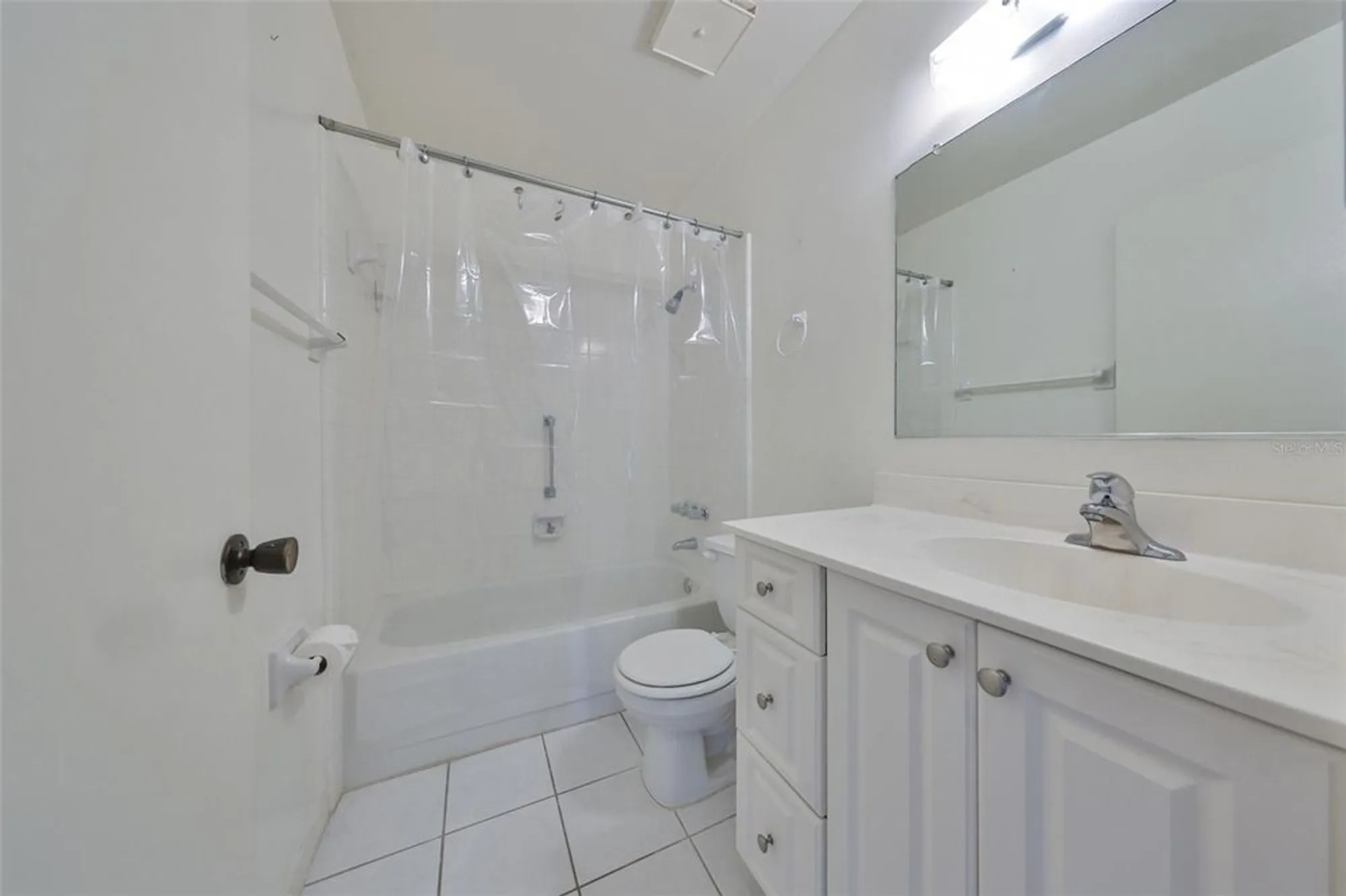 Property Slideshow image 9 of 45 | 431 gloucester blvd, Sun City Center, FL, 33573