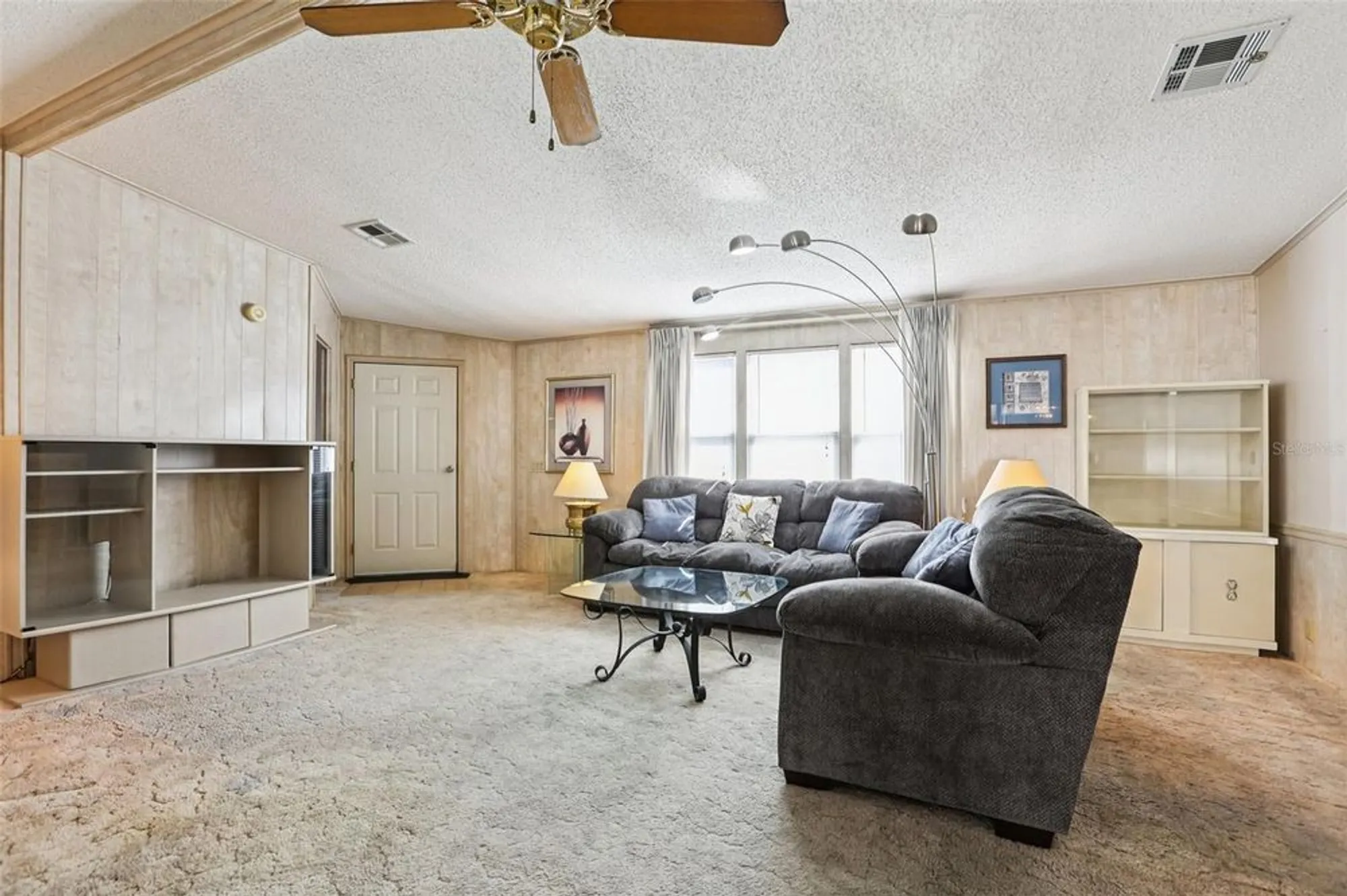 Property Slideshow image 15 of 42 | 4933 colonnades cir, Lakeland, FL, 33811