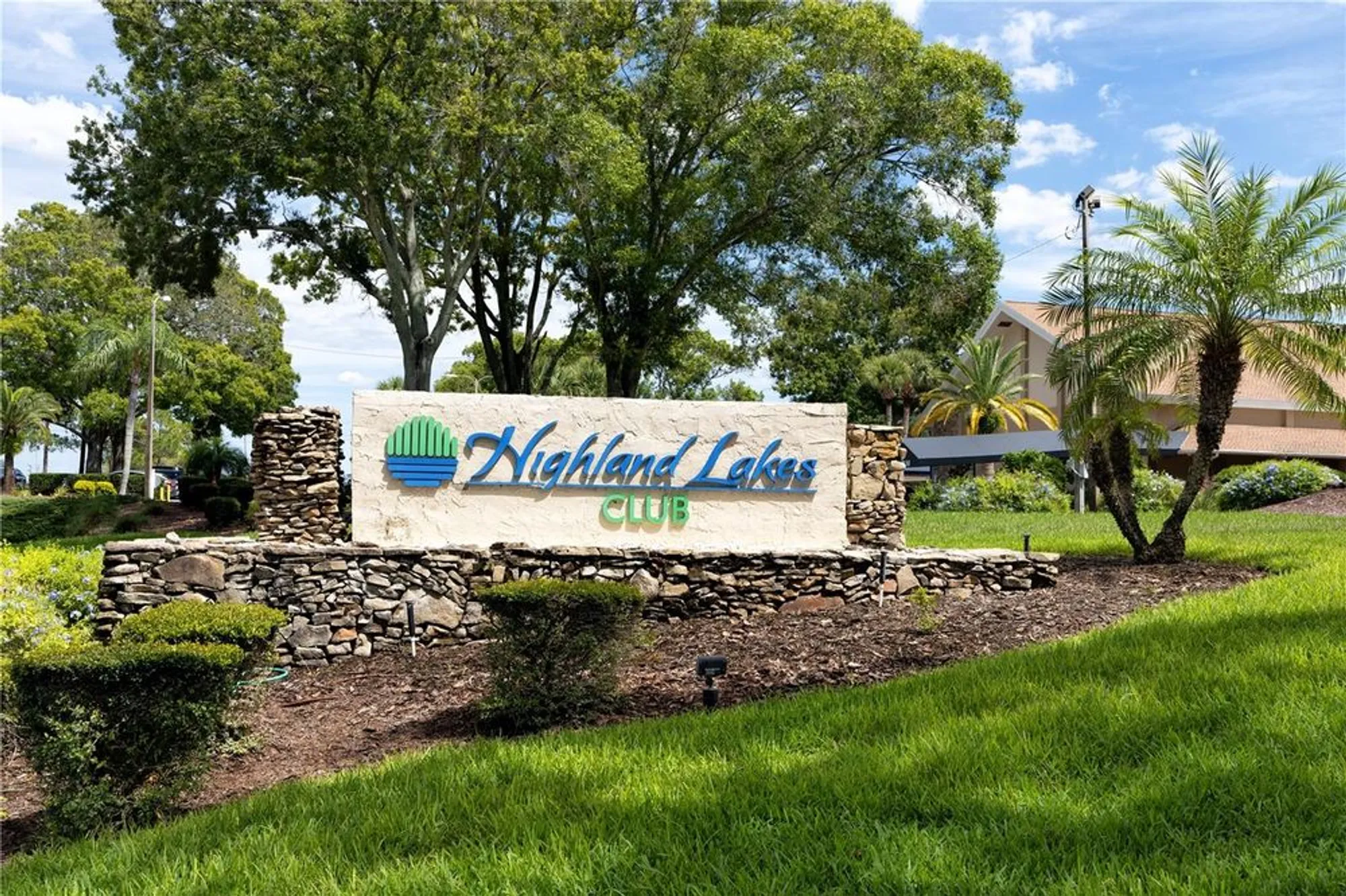 Property Slideshow image 27 of 31 | 2390 shelly dr d, Palm Harbor, FL, 34684